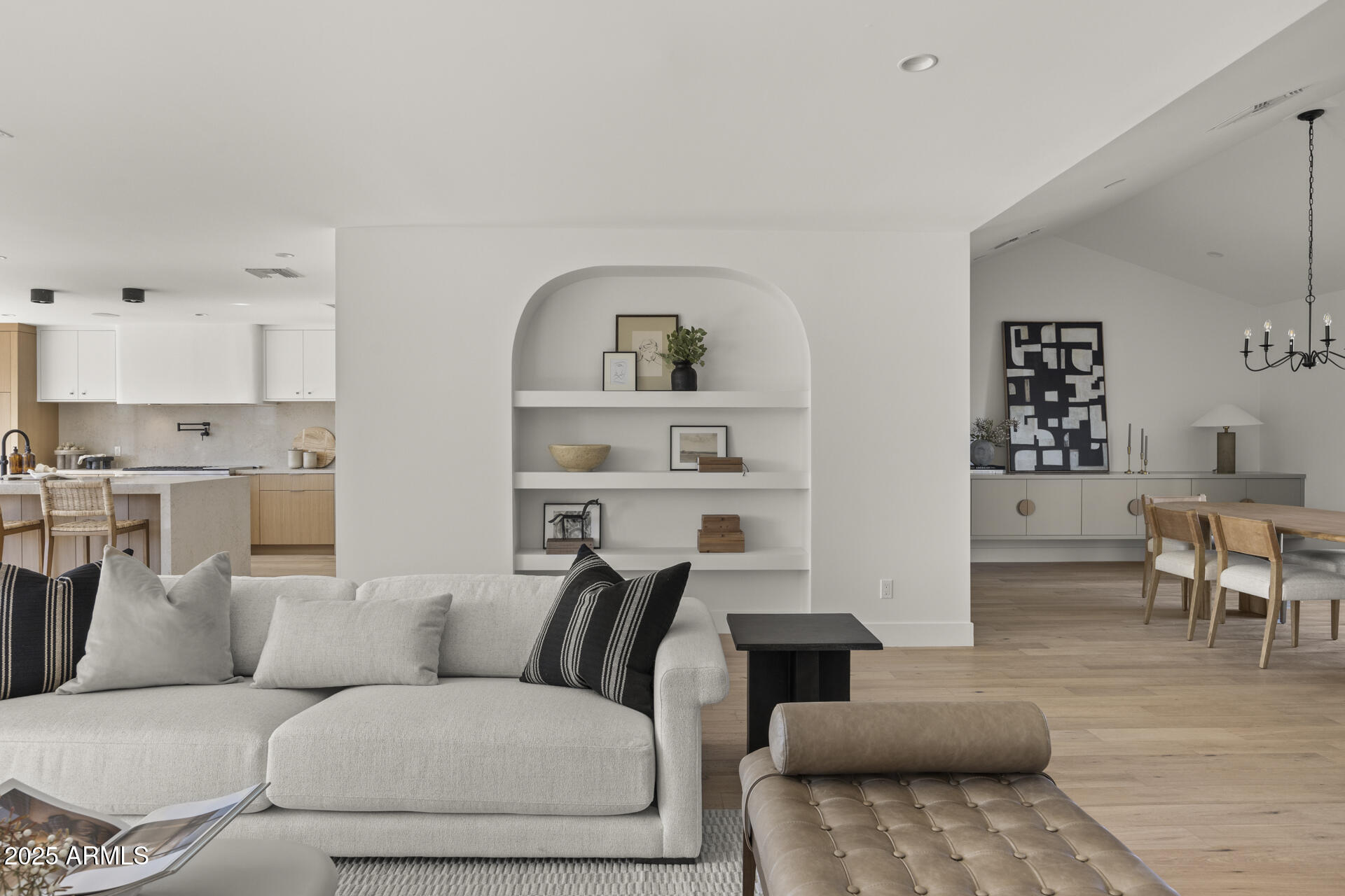 6039 E CALLE CAMELIA