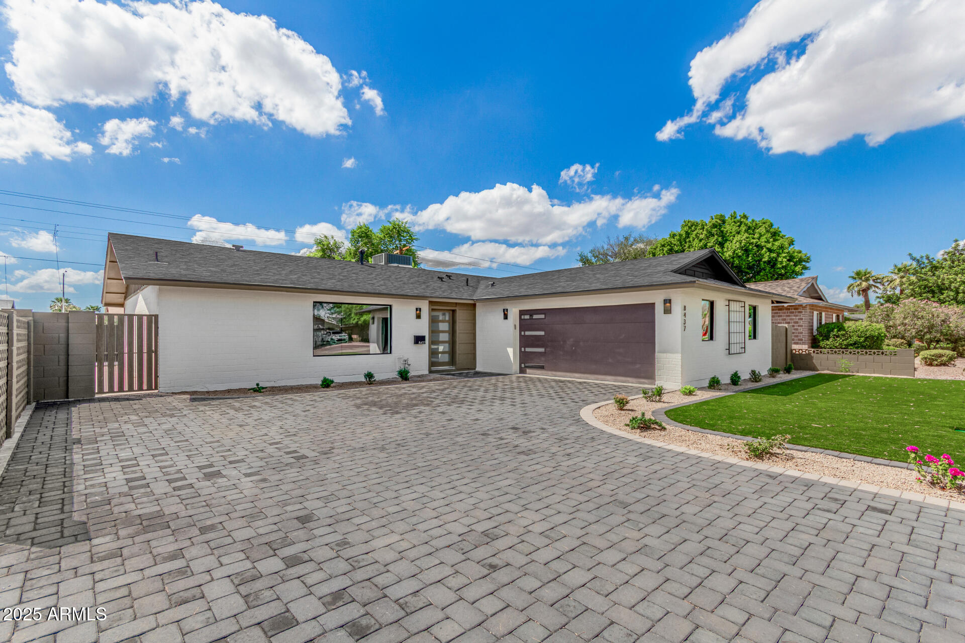 8437 E VISTA Drive