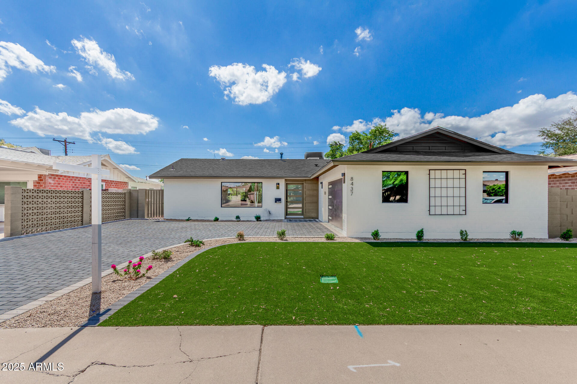 8437 E VISTA Drive