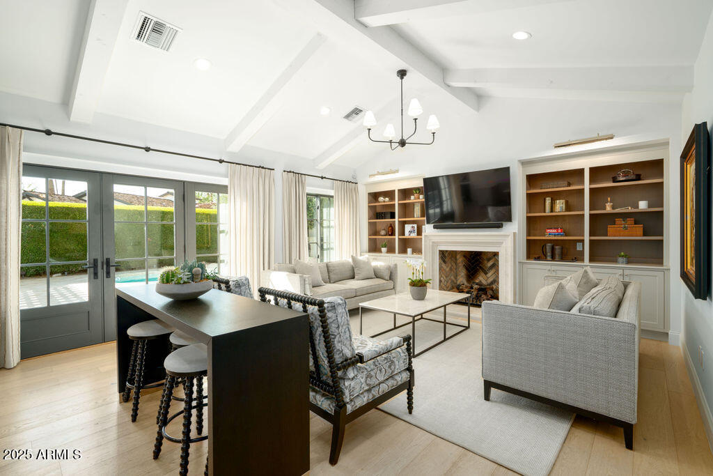 5838 E Calle Del Paisano