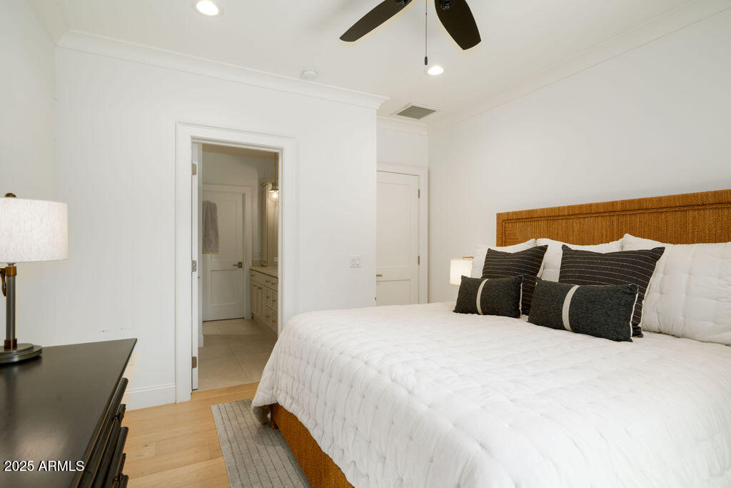 5838 E Calle Del Paisano