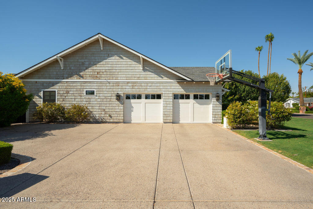 5838 E Calle Del Paisano