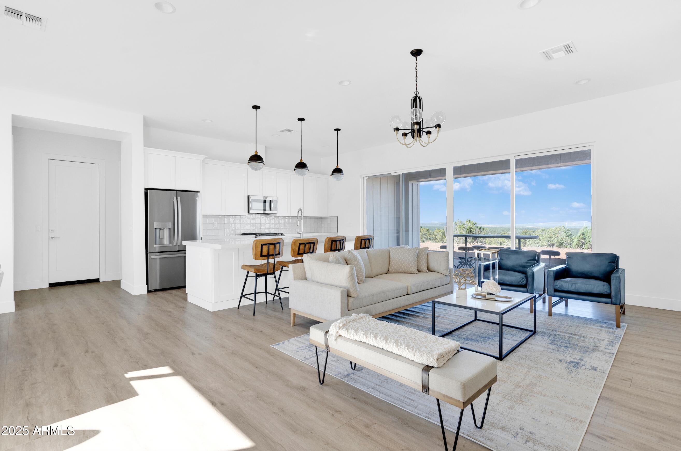 2045 Bella Vista Loop