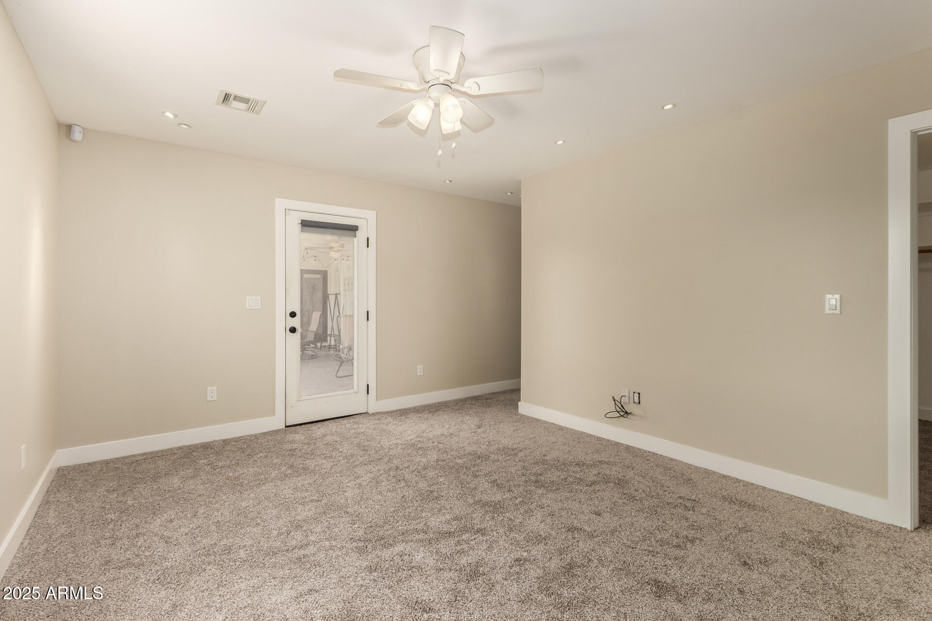 3439 N 45TH Place