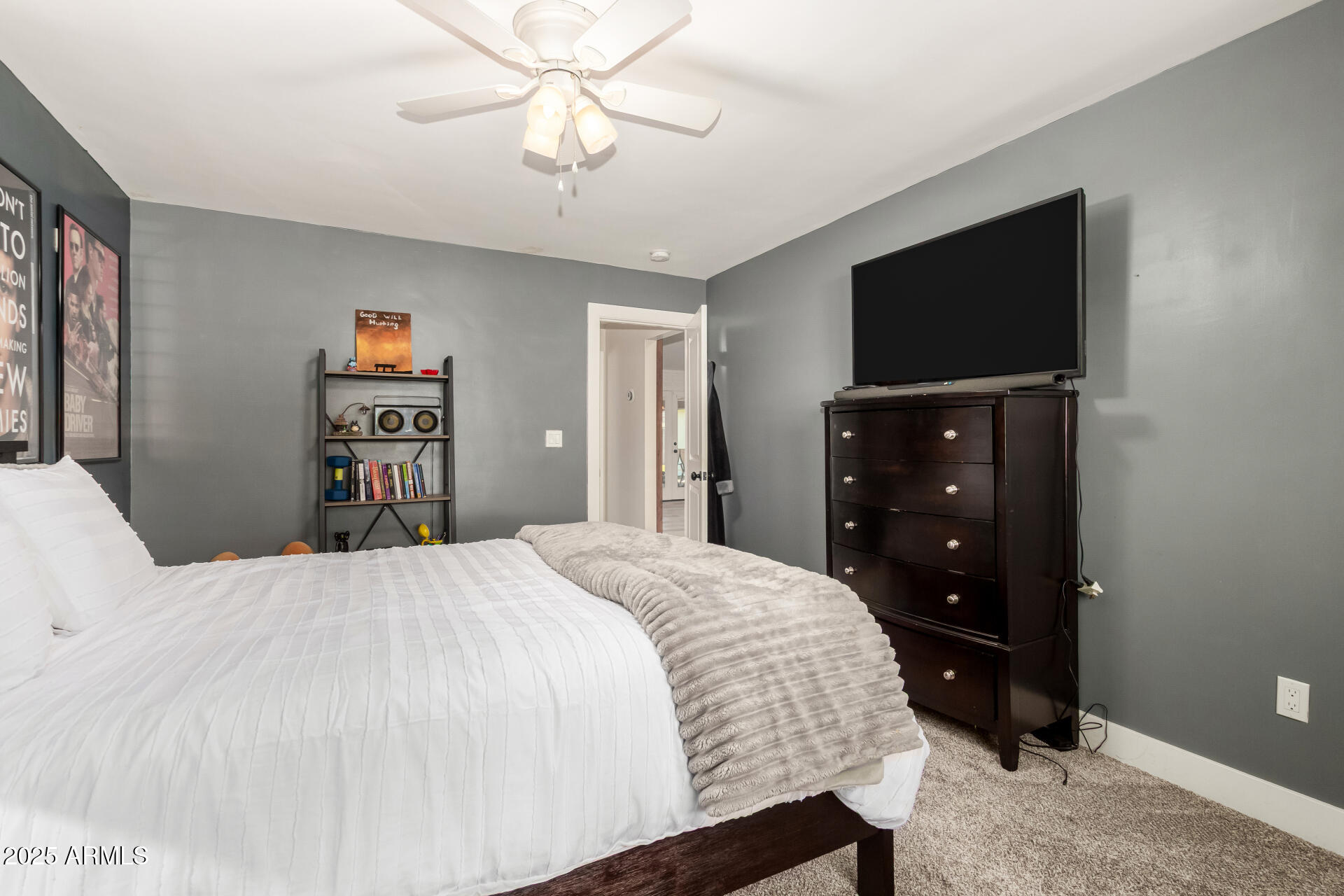 3439 N 45TH Place