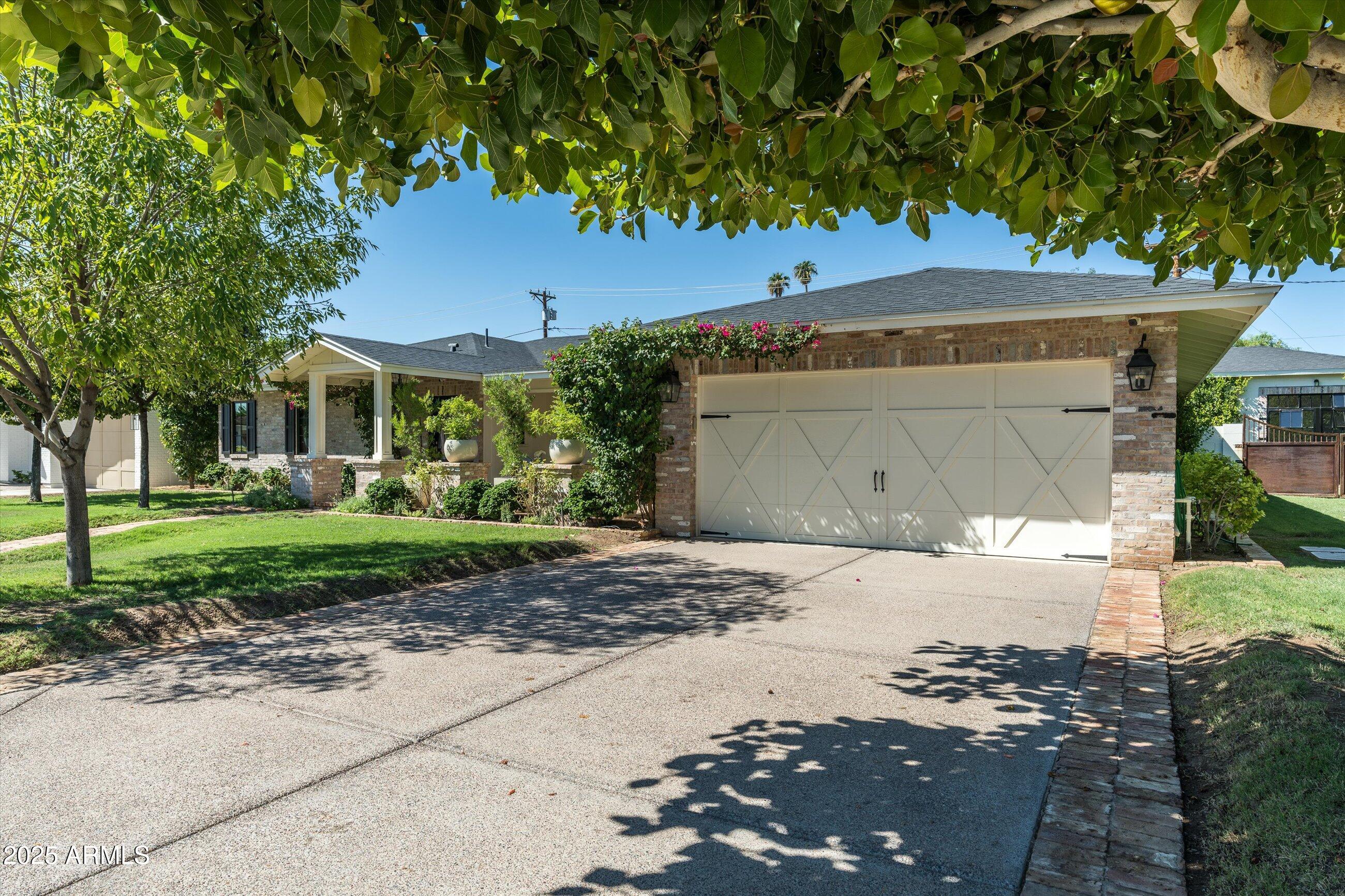 3628 N 49TH Place