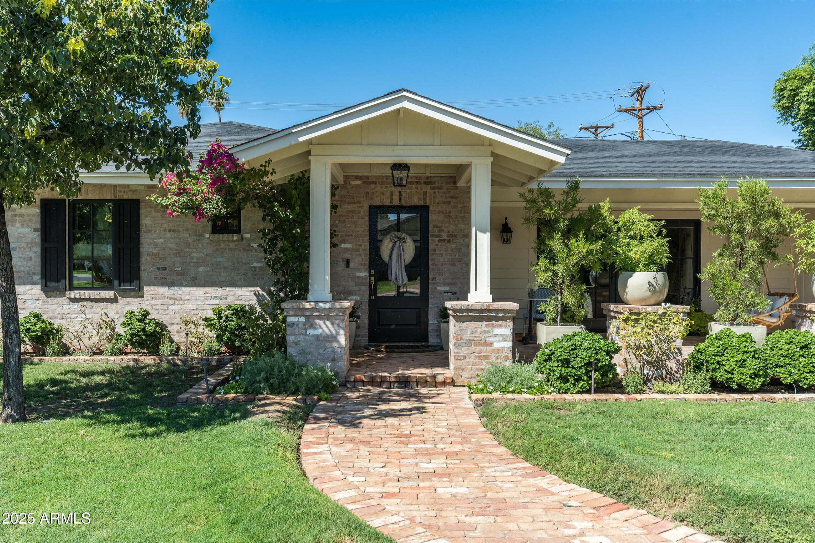 3628 N 49TH Place