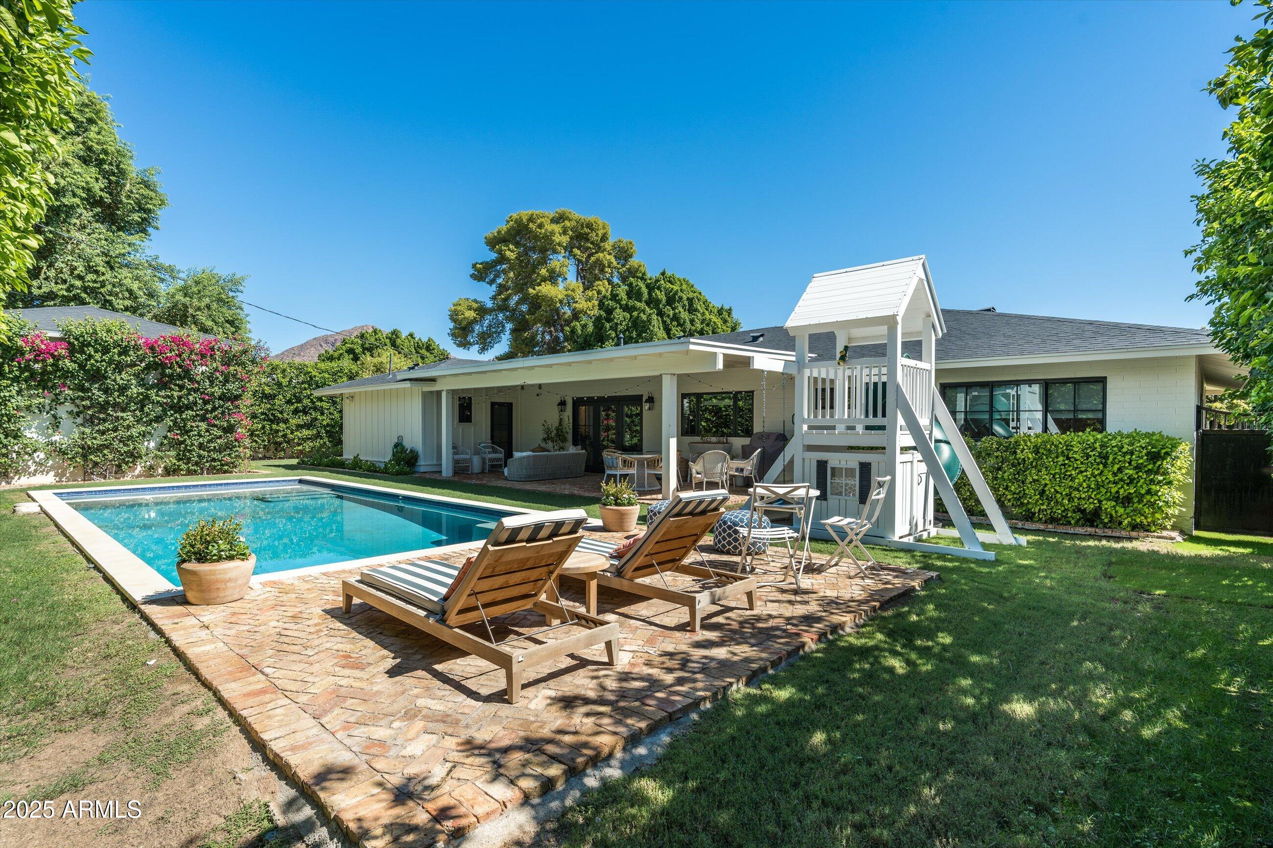3628 N 49TH Place
