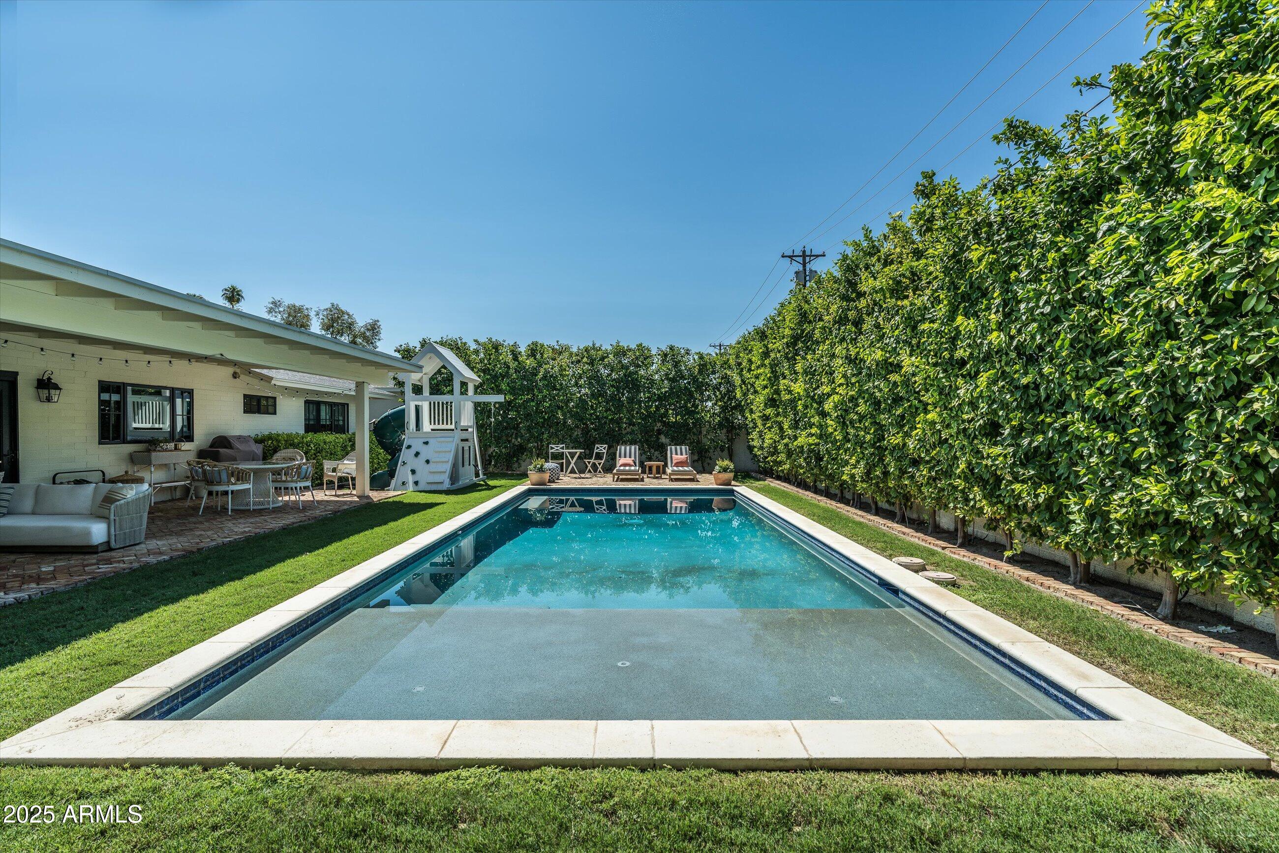 3628 N 49TH Place