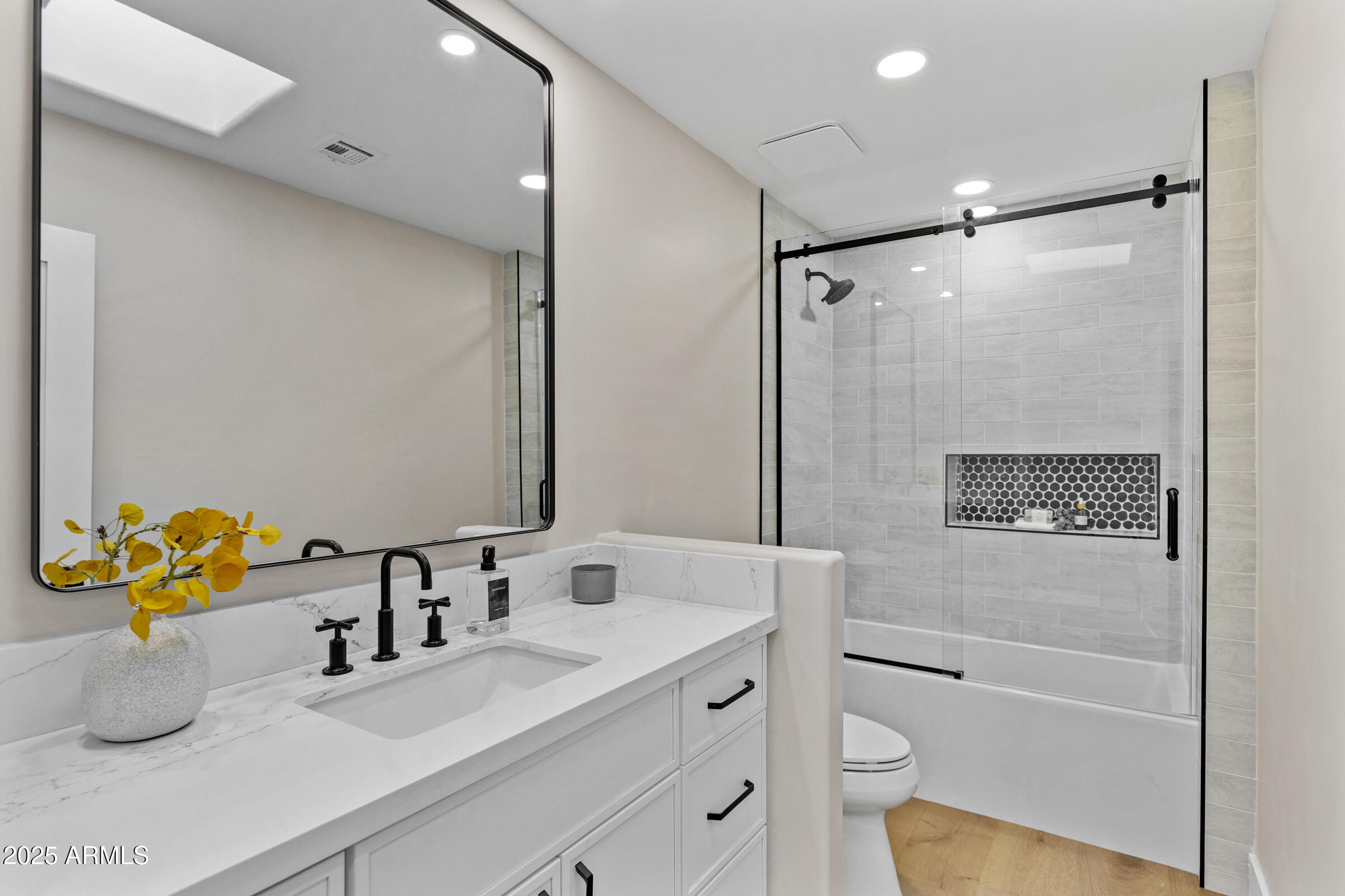 8436 N VIA LINDA
