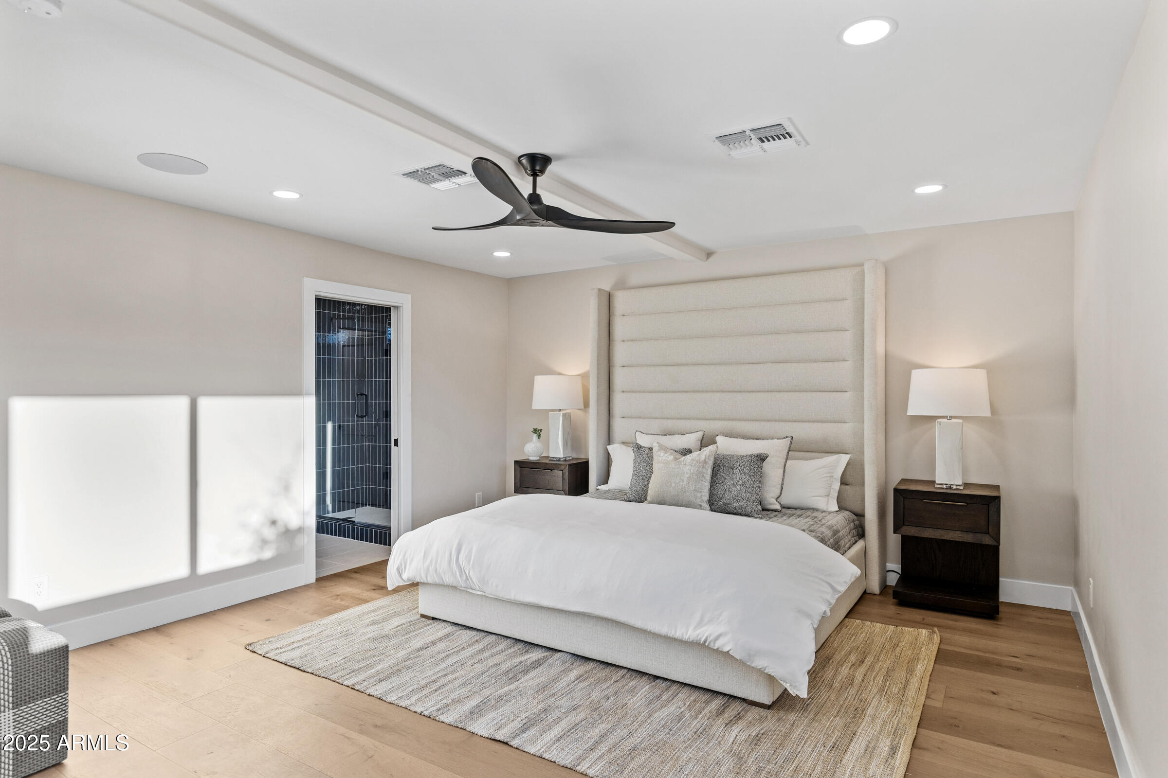 8436 N VIA LINDA