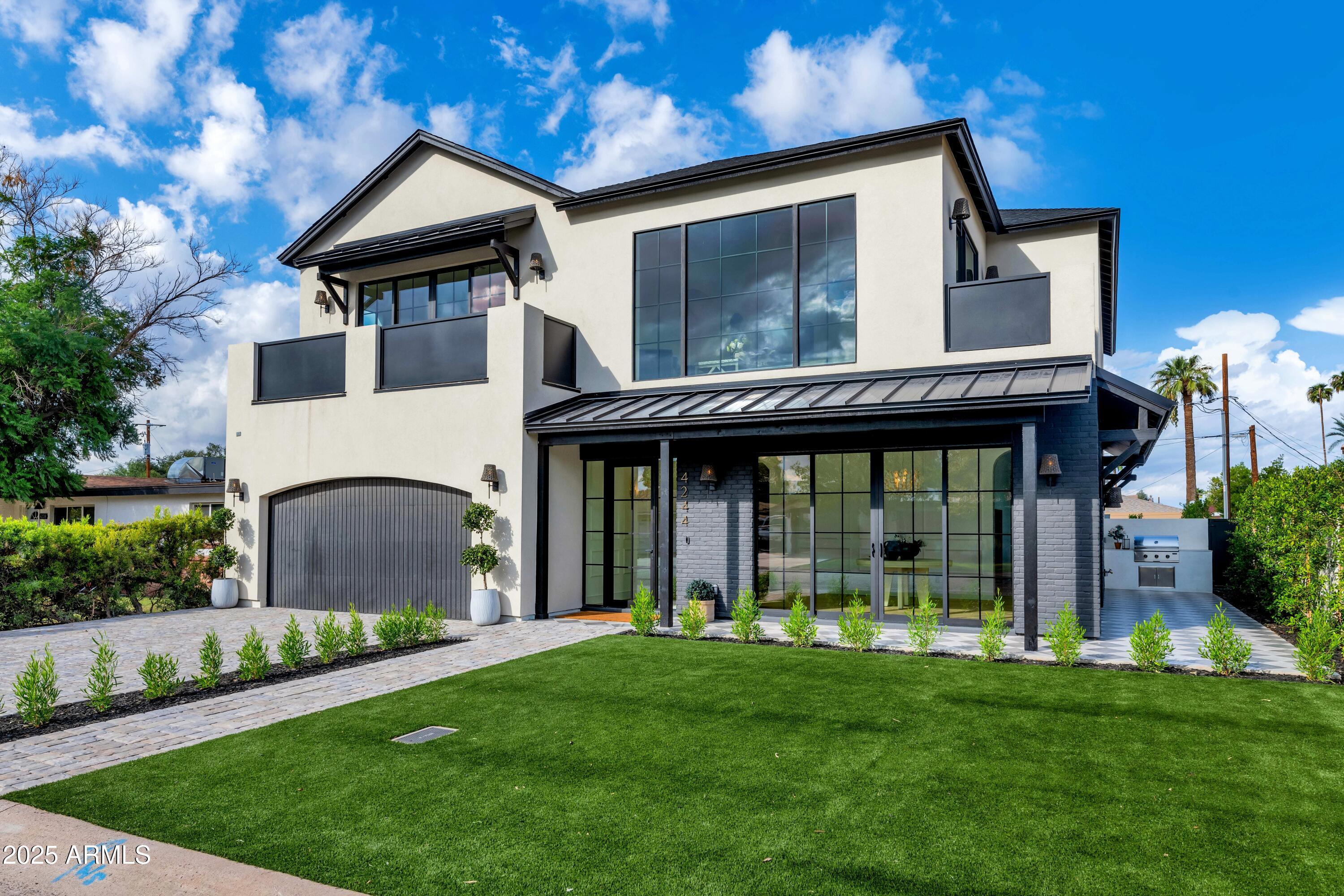 4244 N 45TH Place