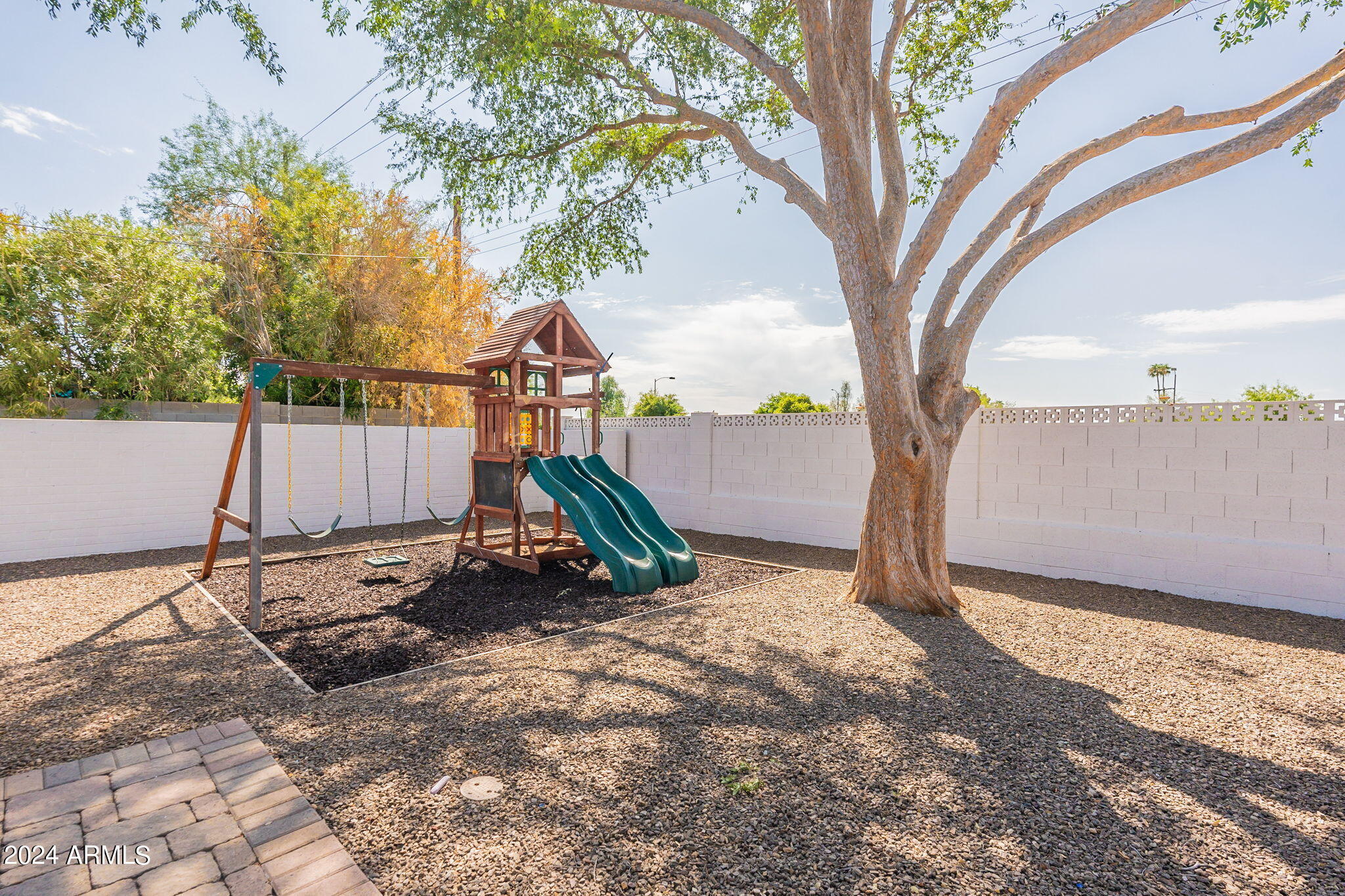 6433 E Calle Camelia