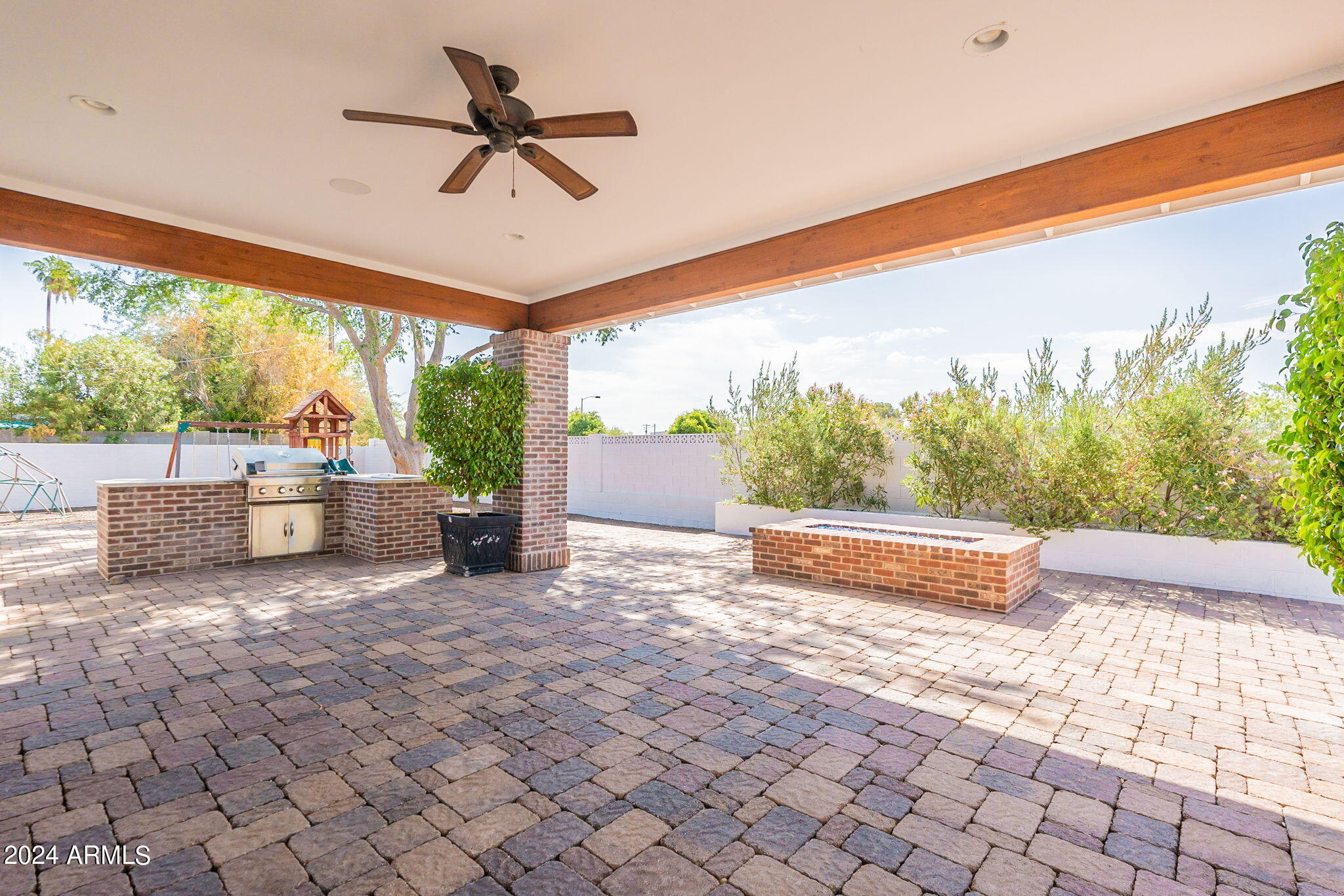 6433 E Calle Camelia