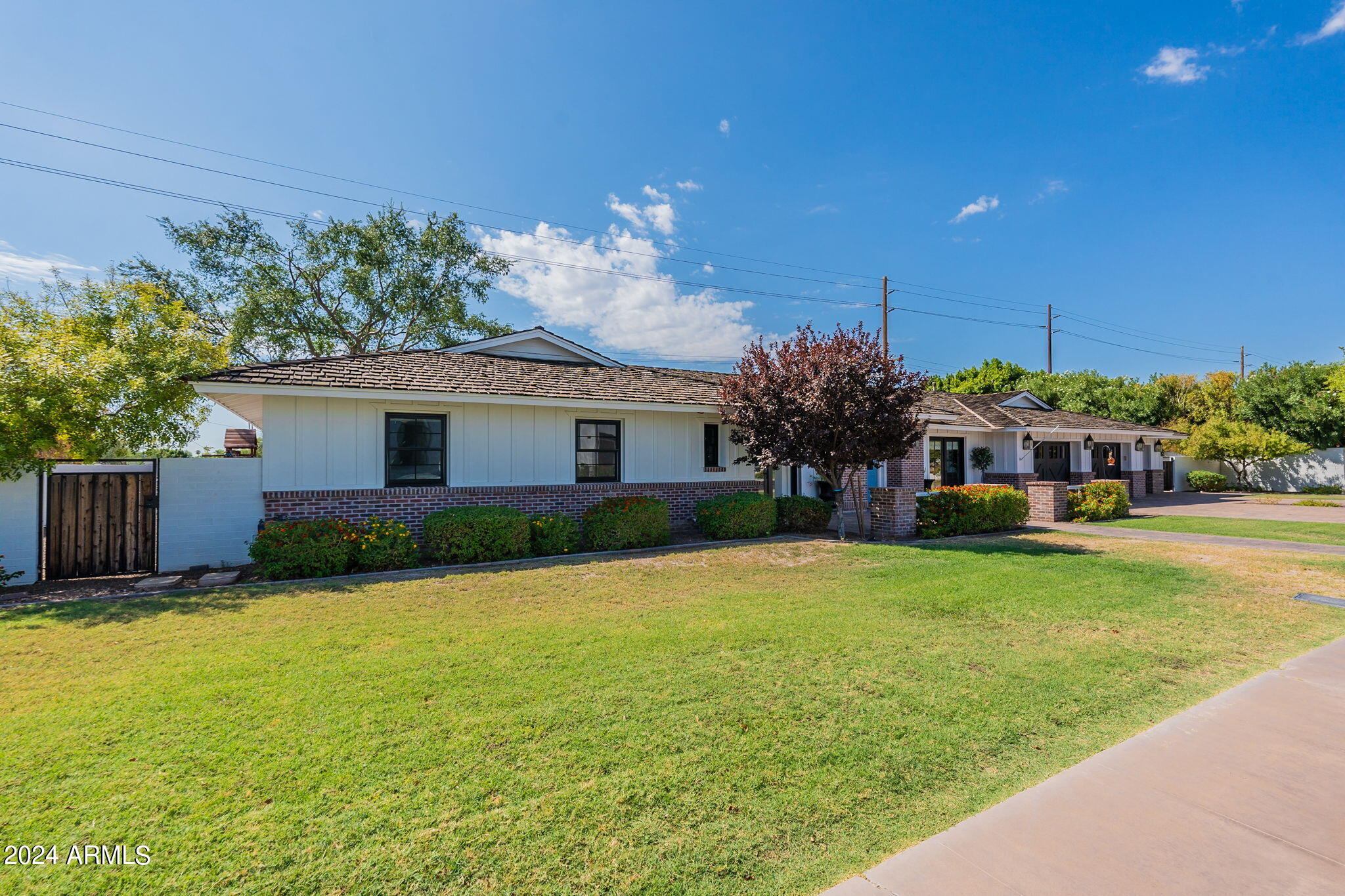 6433 E Calle Camelia