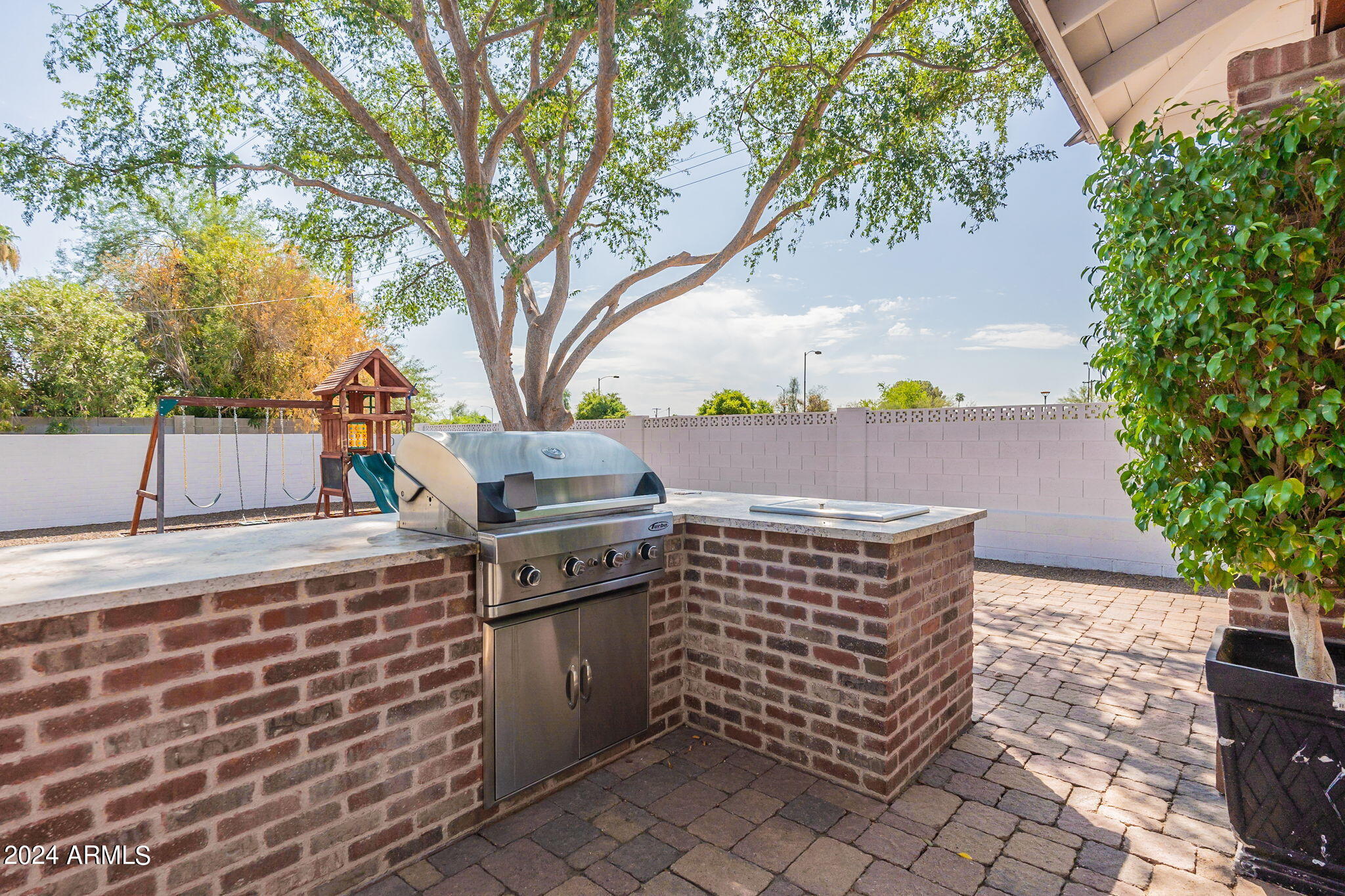 6433 E Calle Camelia