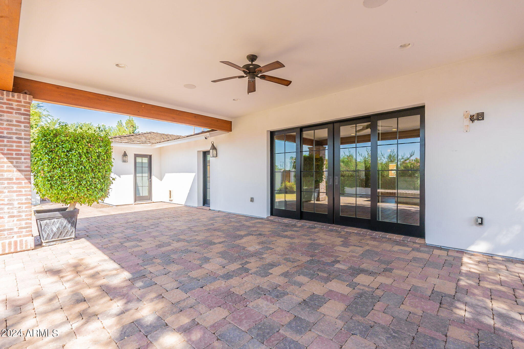 6433 E Calle Camelia