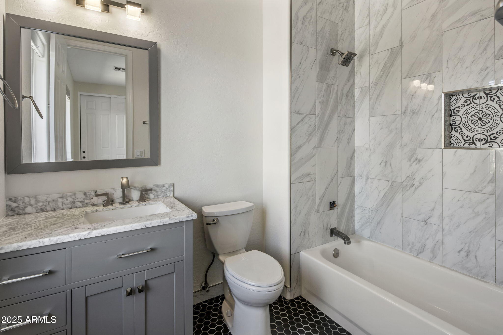 315 E MARY Lane
