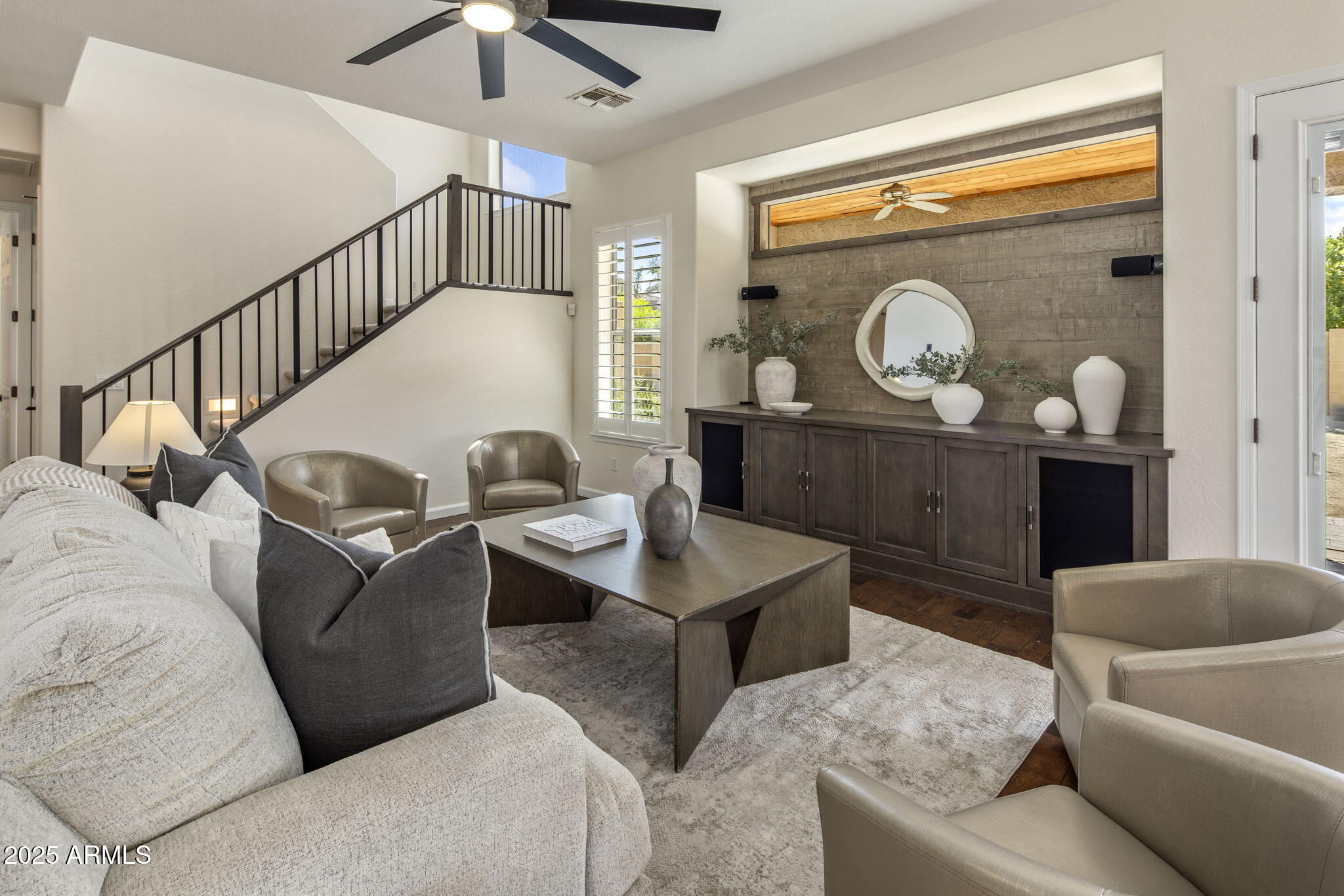 315 E MARY Lane
