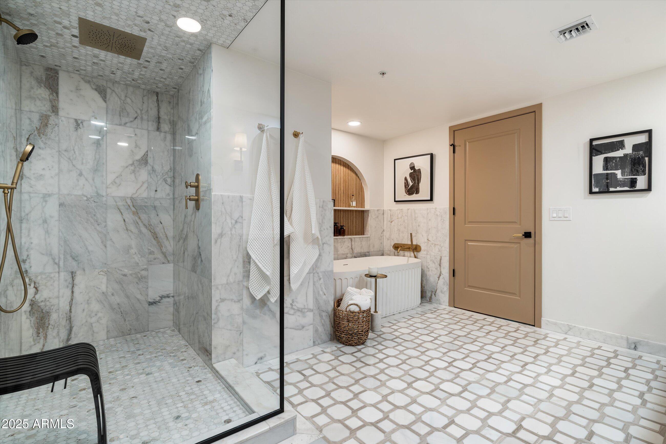 6803 E MAIN Street 5511