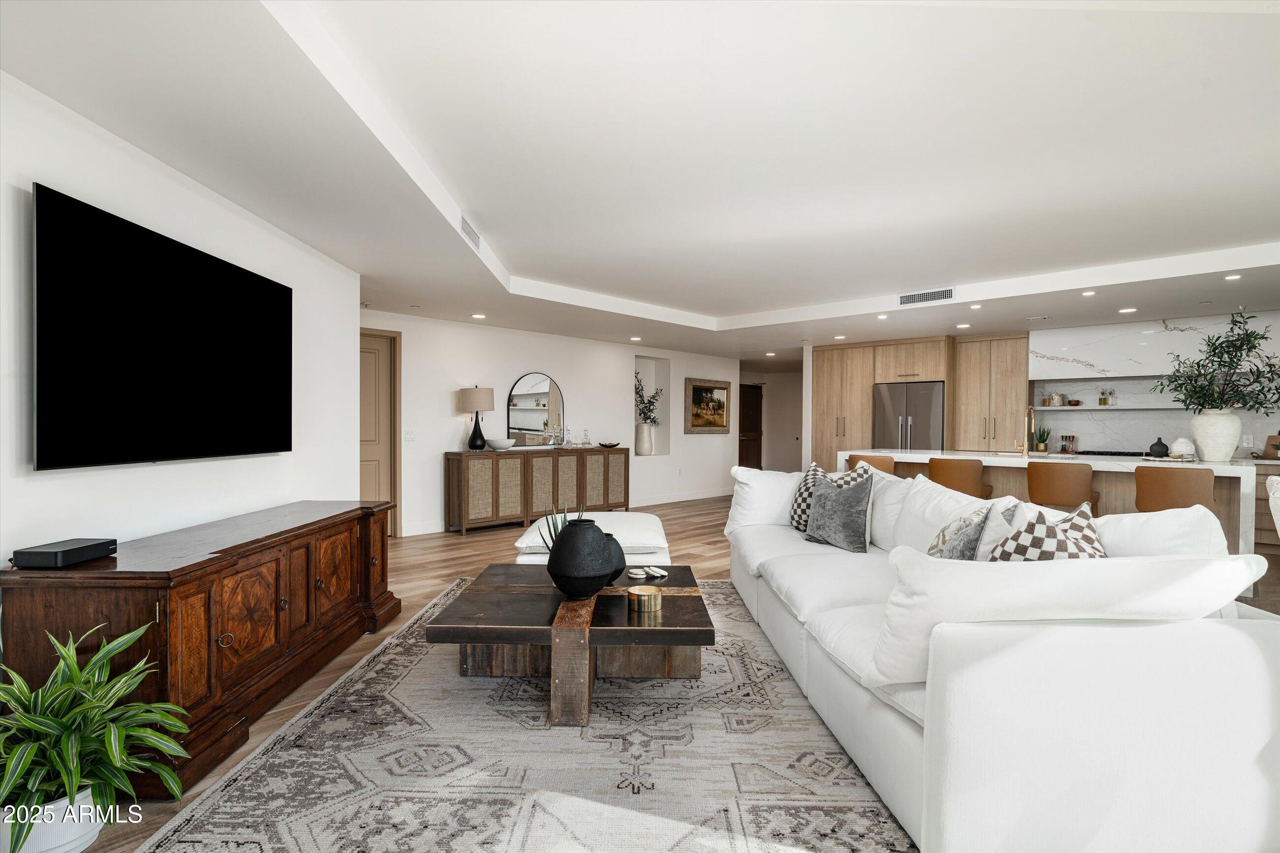 6803 E MAIN Street 5511