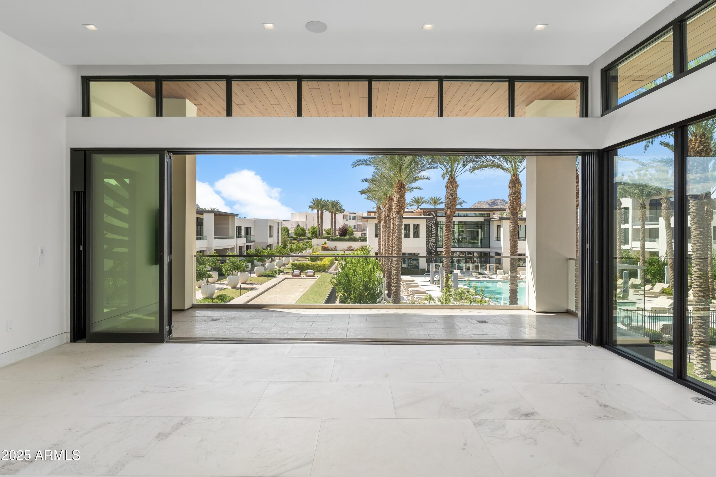 6587 N PALMERAIE Boulevard 2041