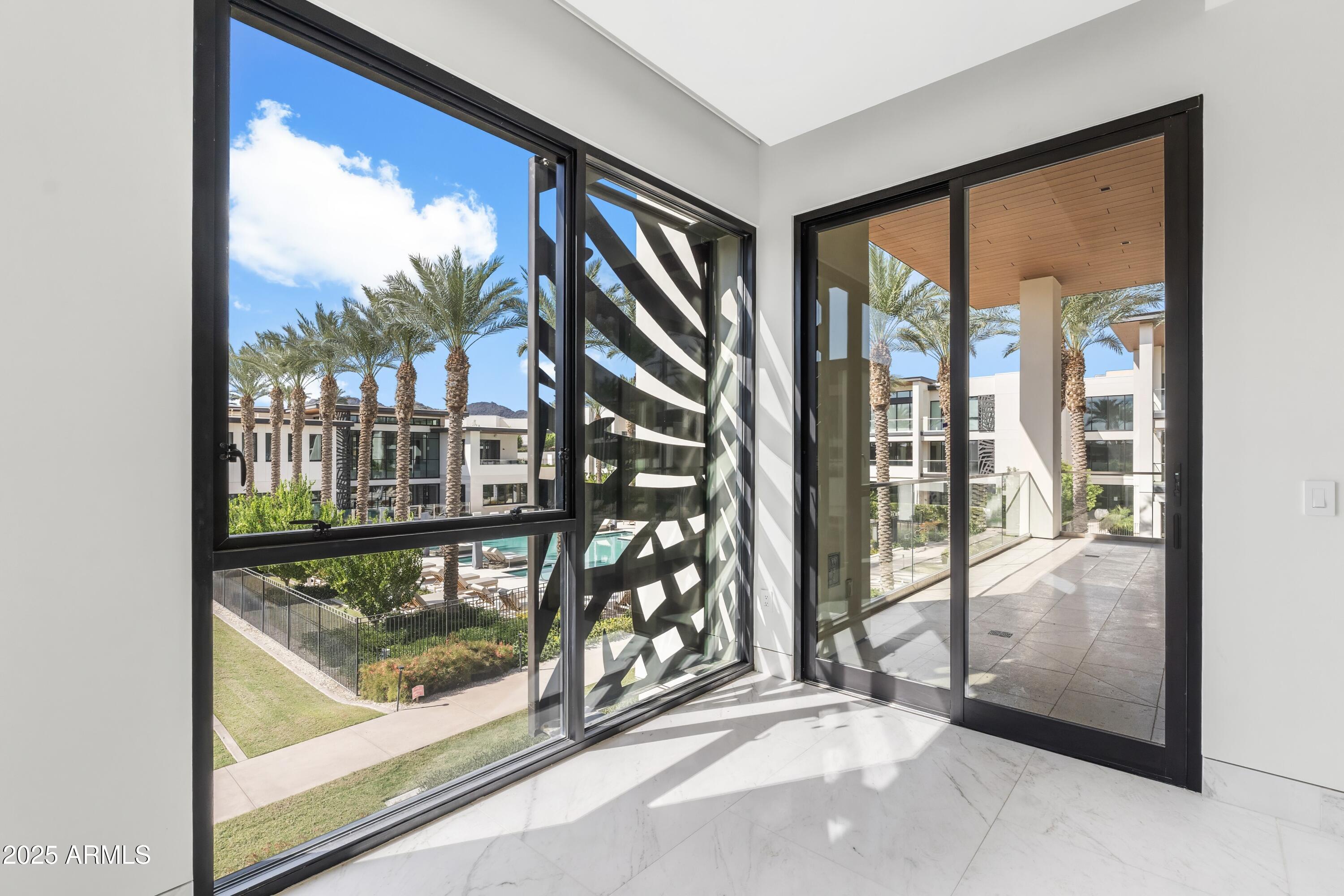 6587 N PALMERAIE Boulevard 2041