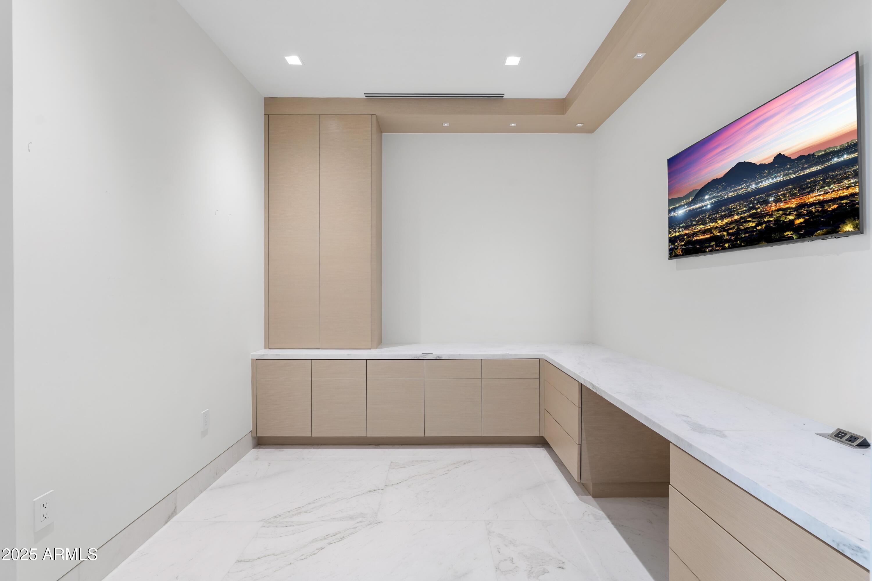 6587 N PALMERAIE Boulevard 2041