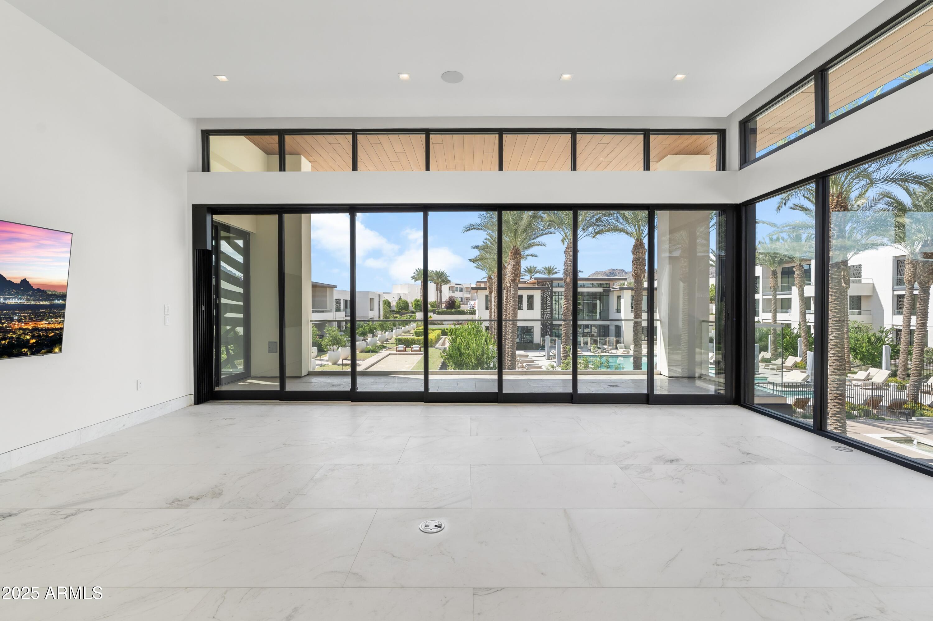 6587 N PALMERAIE Boulevard 2041