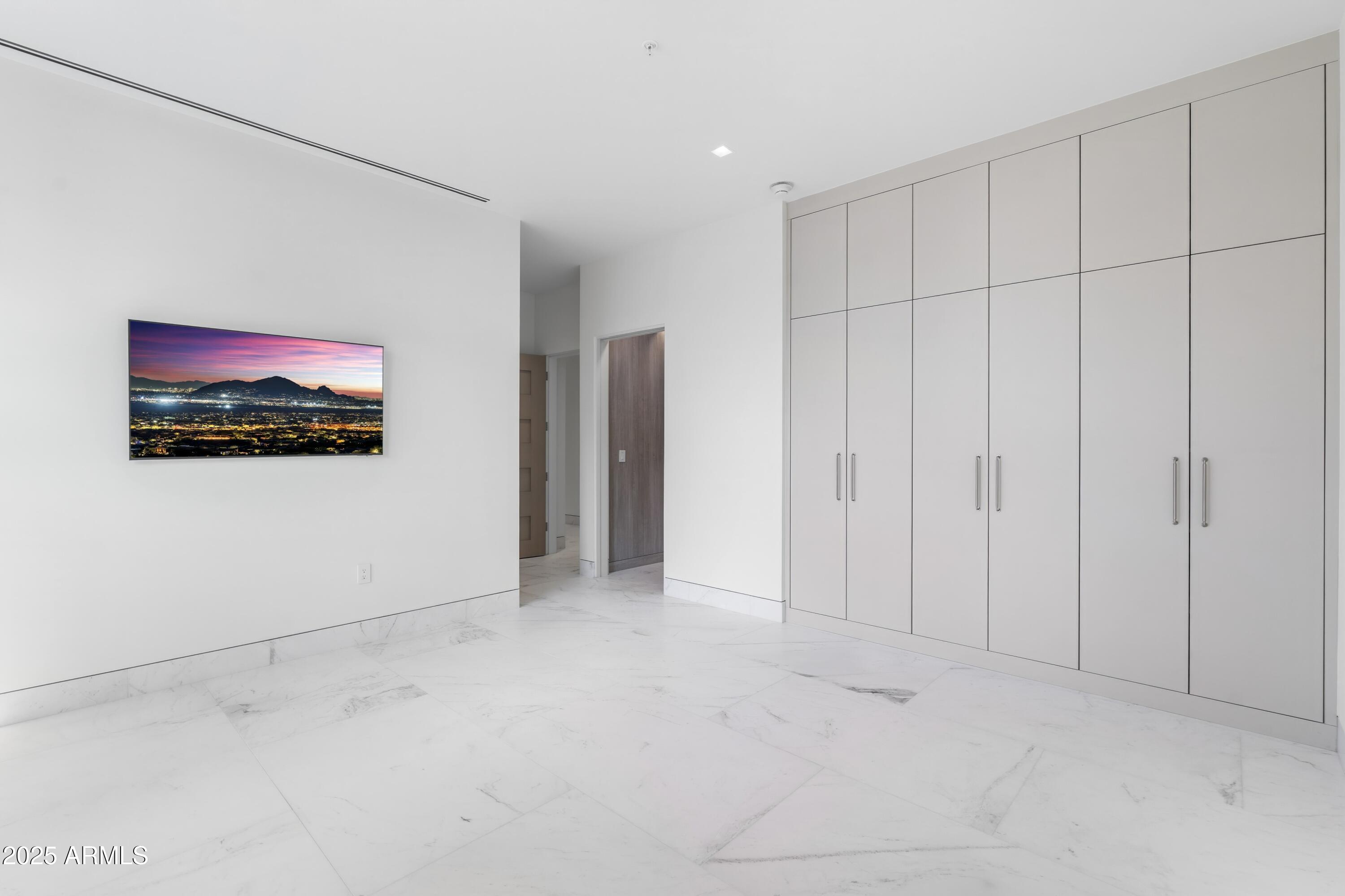 6587 N PALMERAIE Boulevard 2041