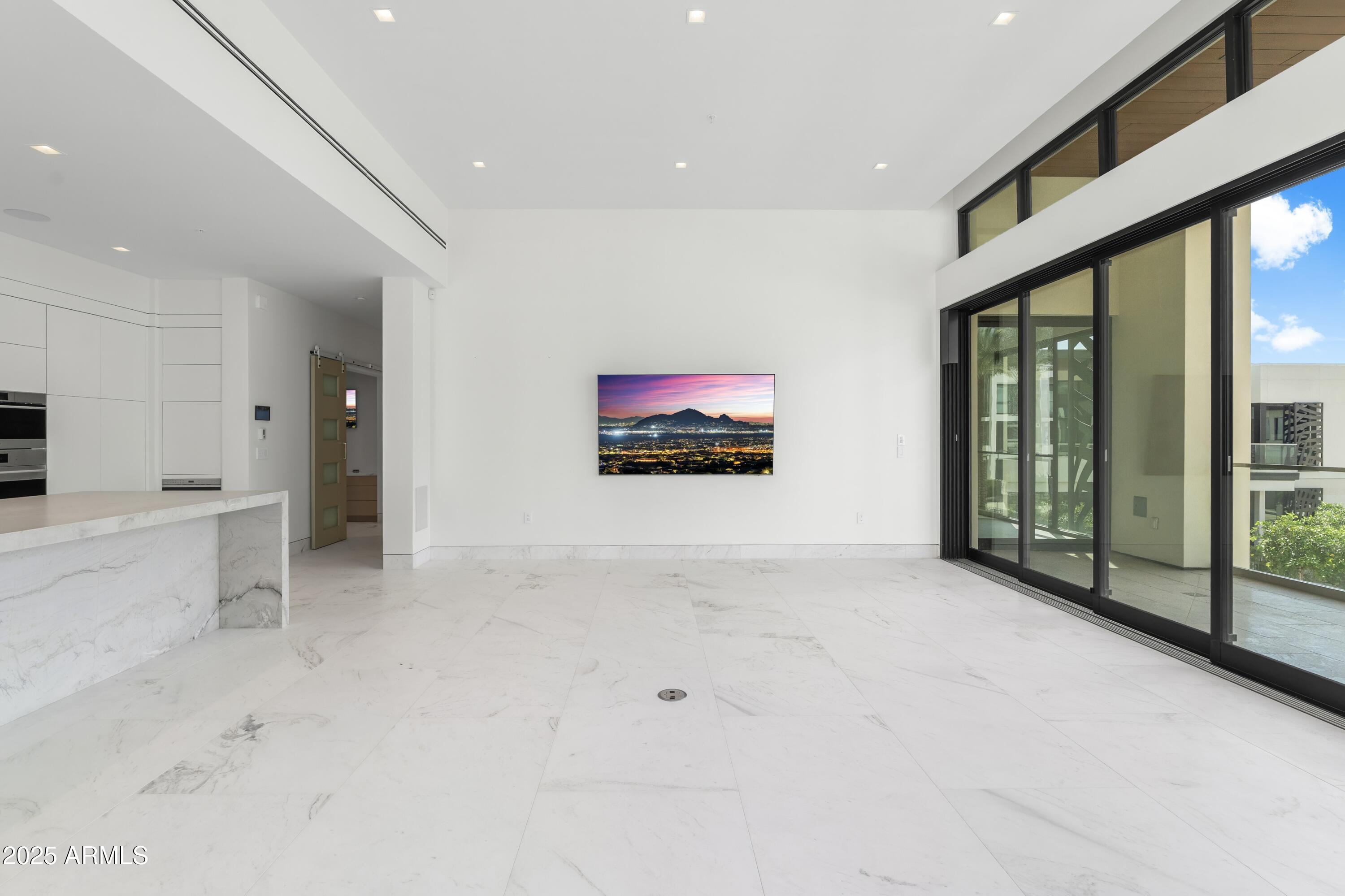 6587 N PALMERAIE Boulevard 2041