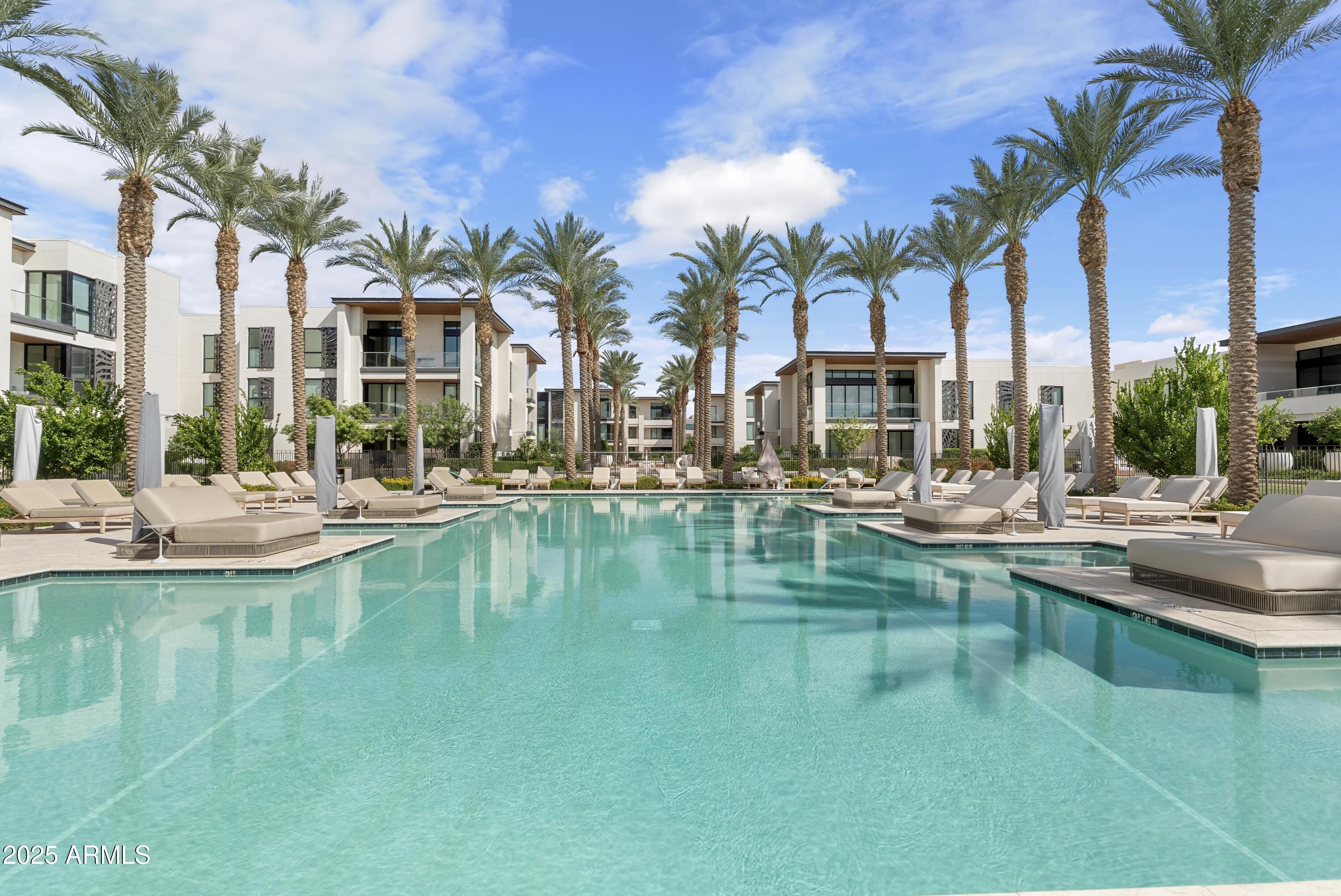 6587 N PALMERAIE Boulevard 2041