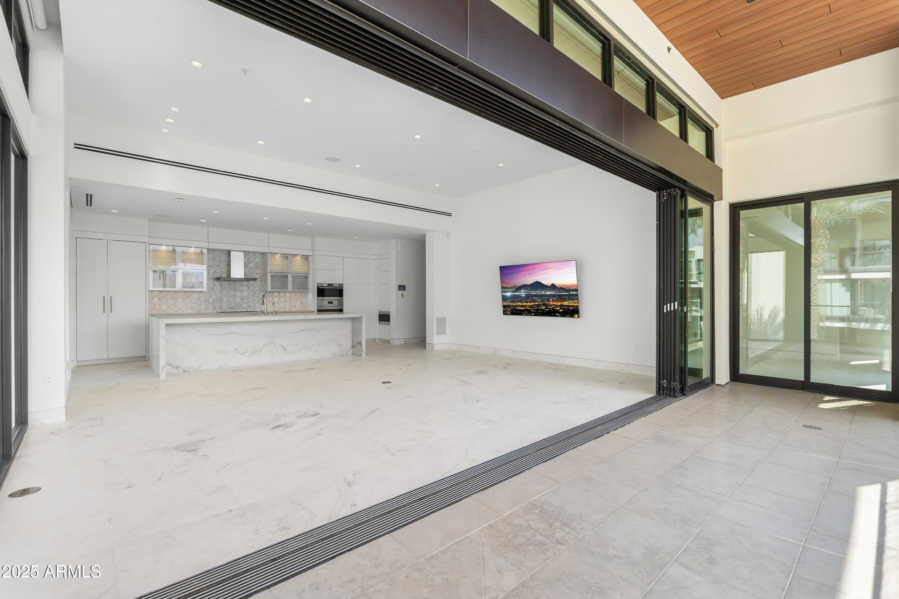 6587 N PALMERAIE Boulevard 2041