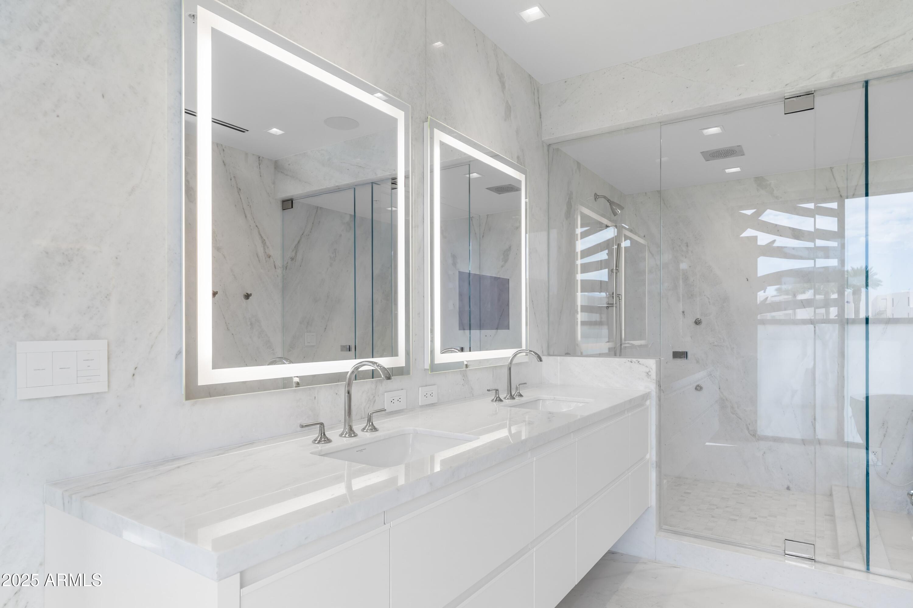 6587 N PALMERAIE Boulevard 2041