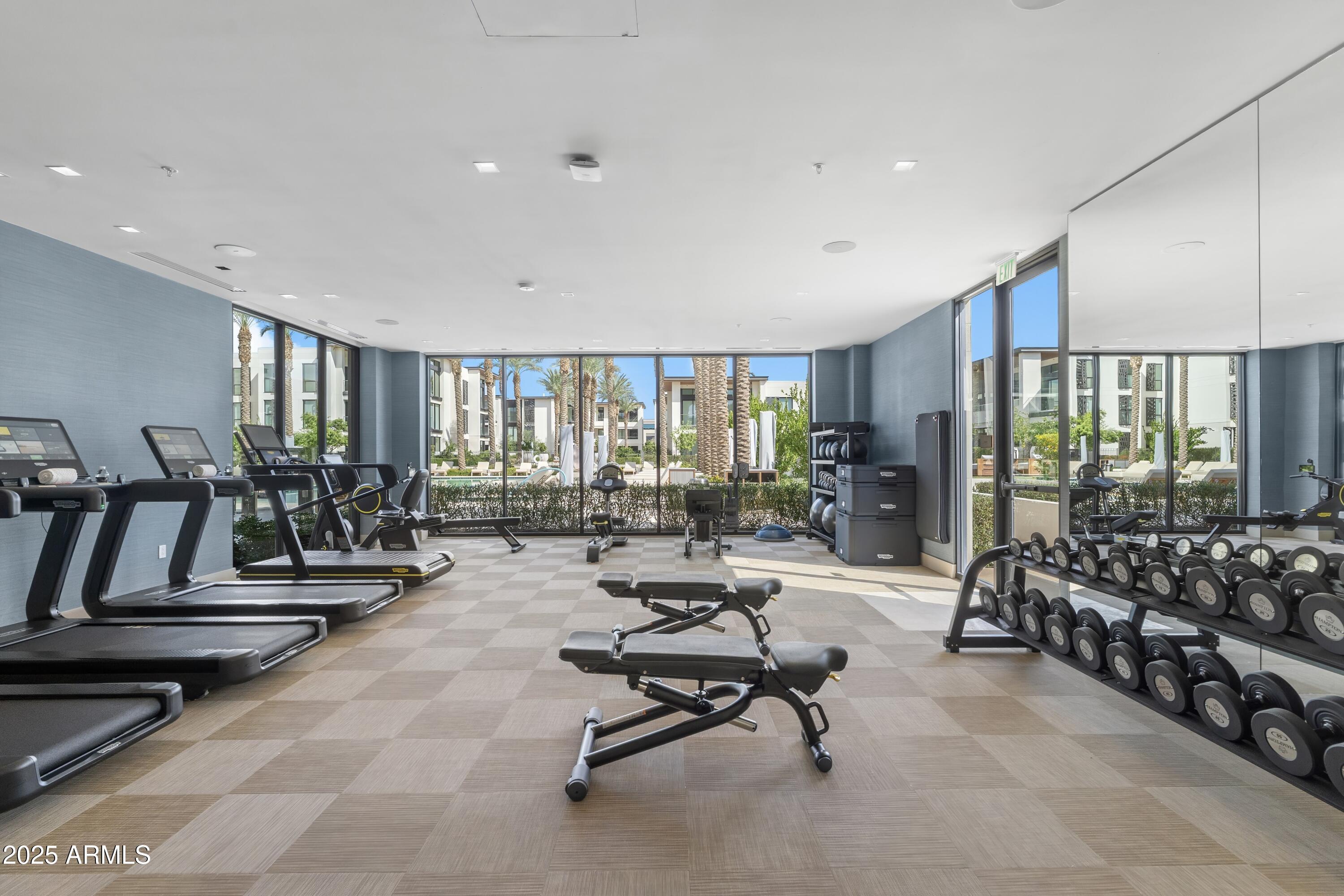 6587 N PALMERAIE Boulevard 2041