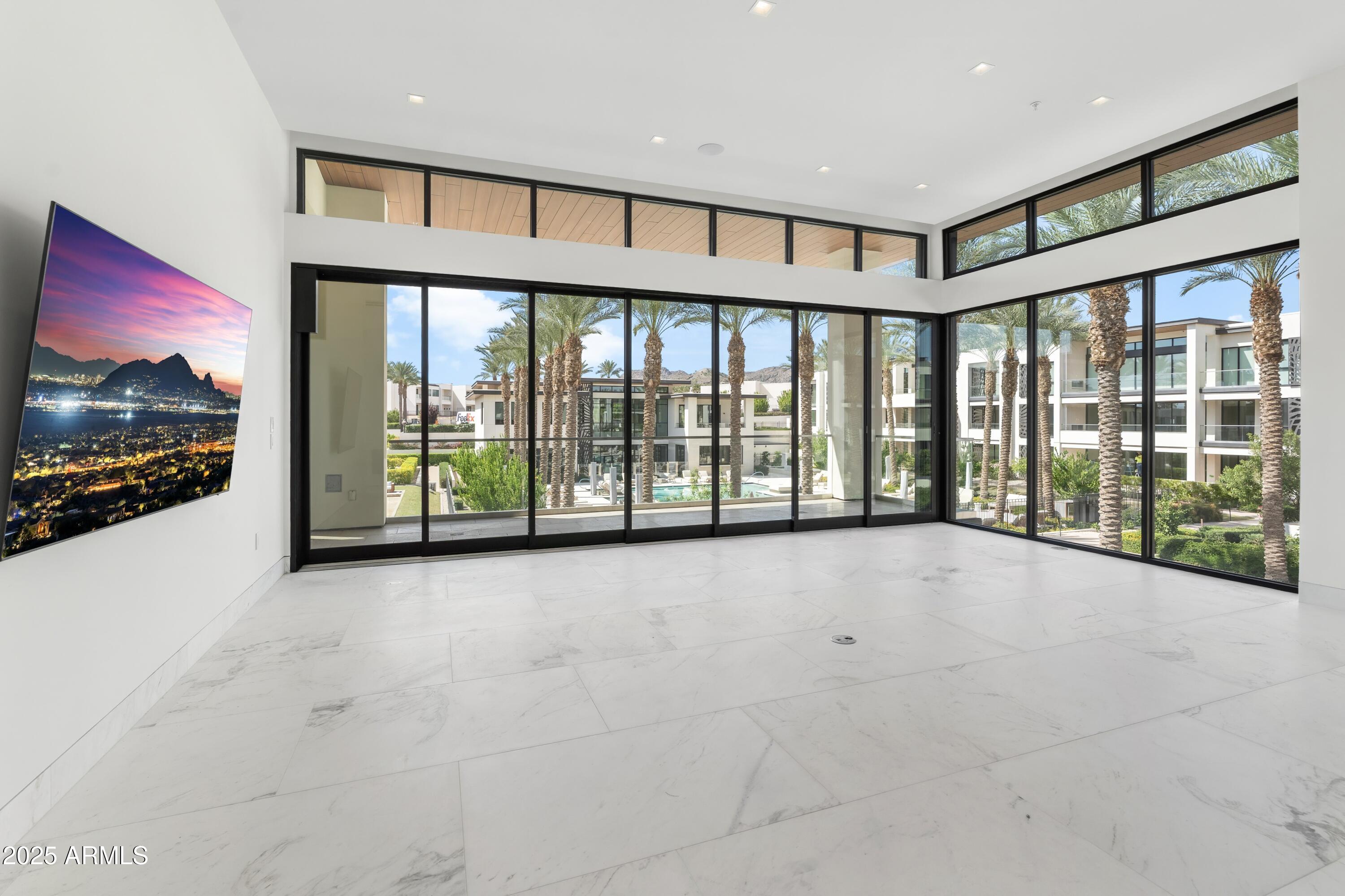 6587 N PALMERAIE Boulevard 2041