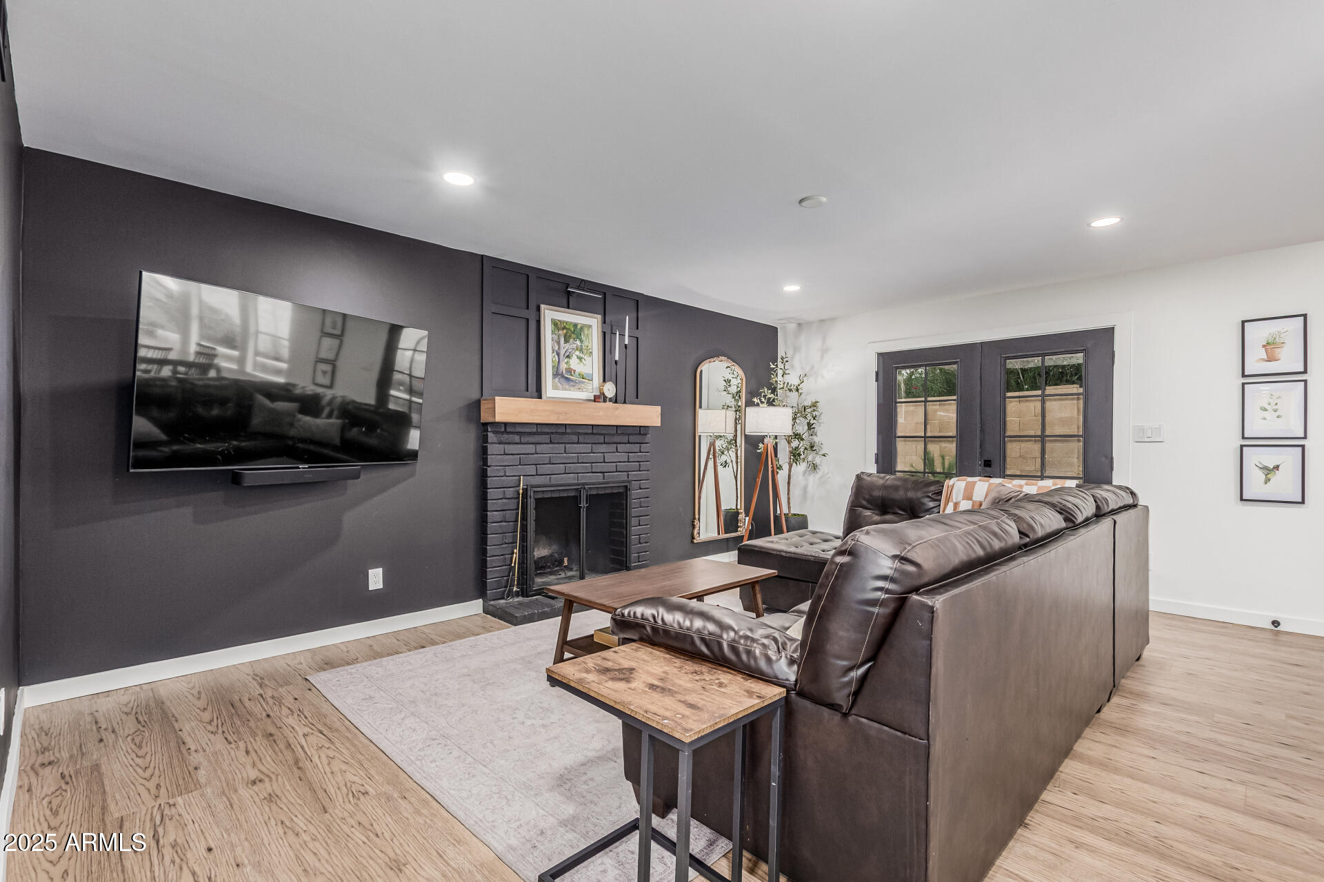 4416 E WHITNEY Lane