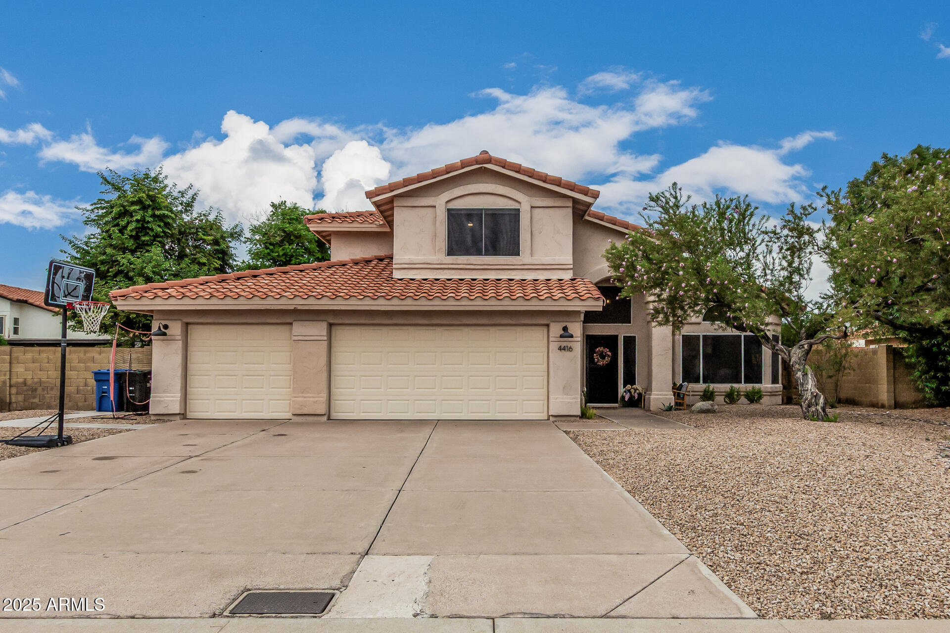 4416 E WHITNEY Lane
