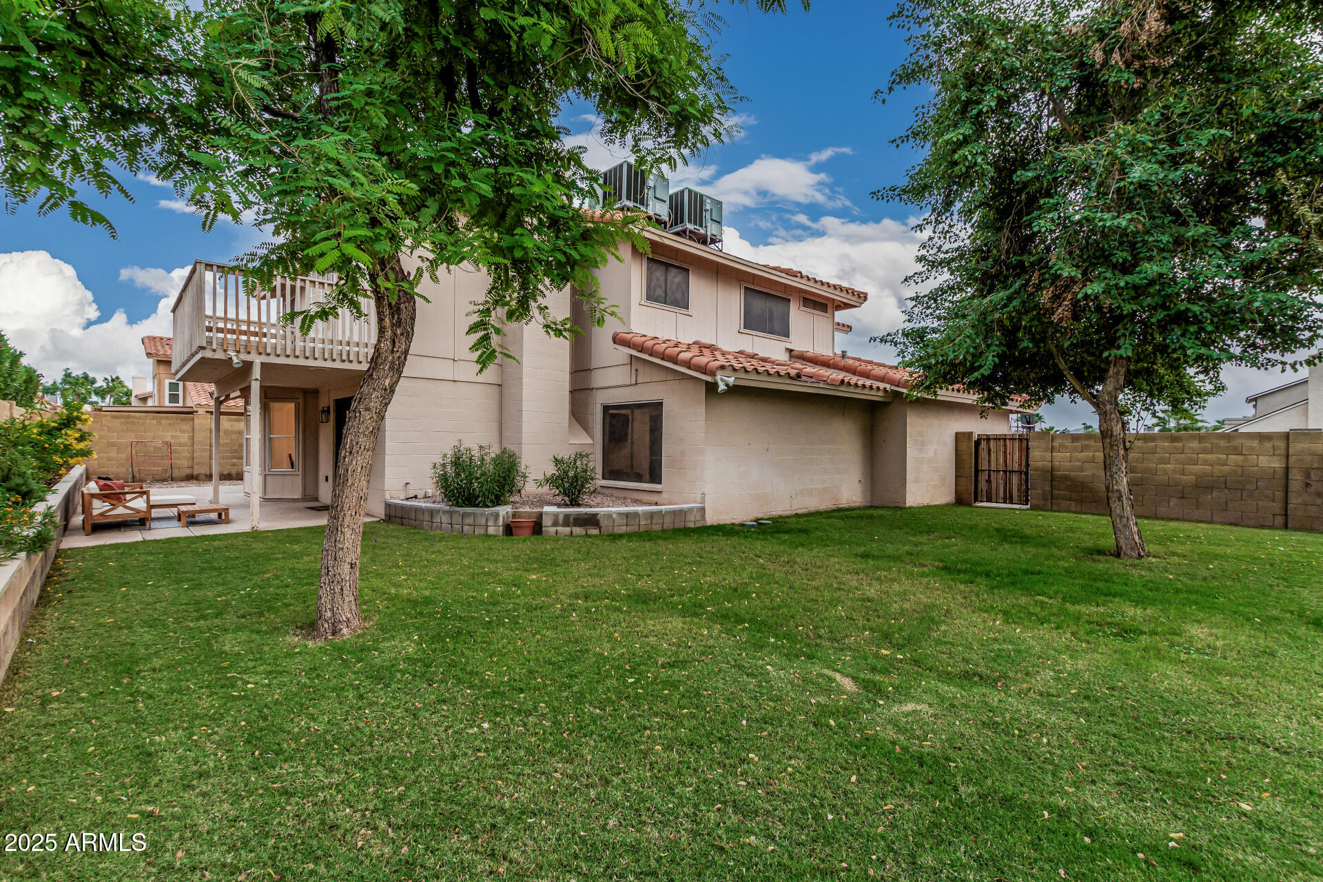 4416 E WHITNEY Lane