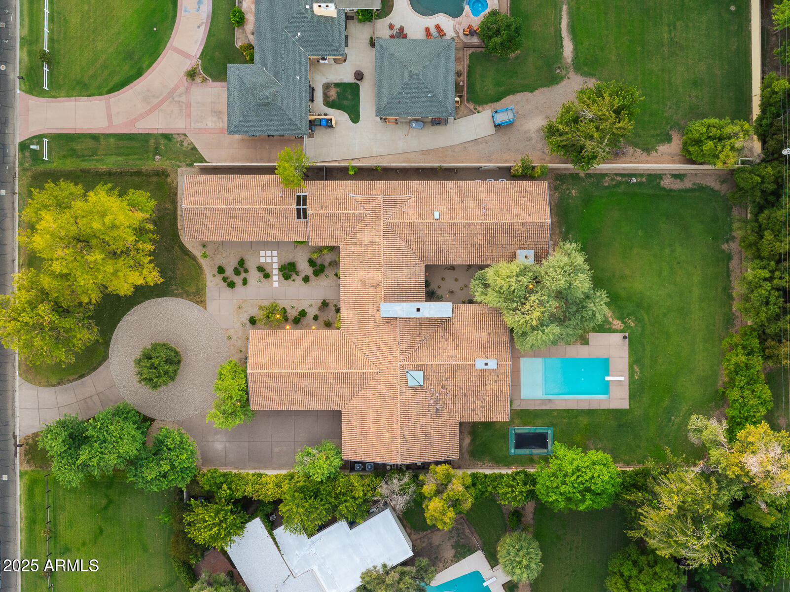 514 W ROSE Lane