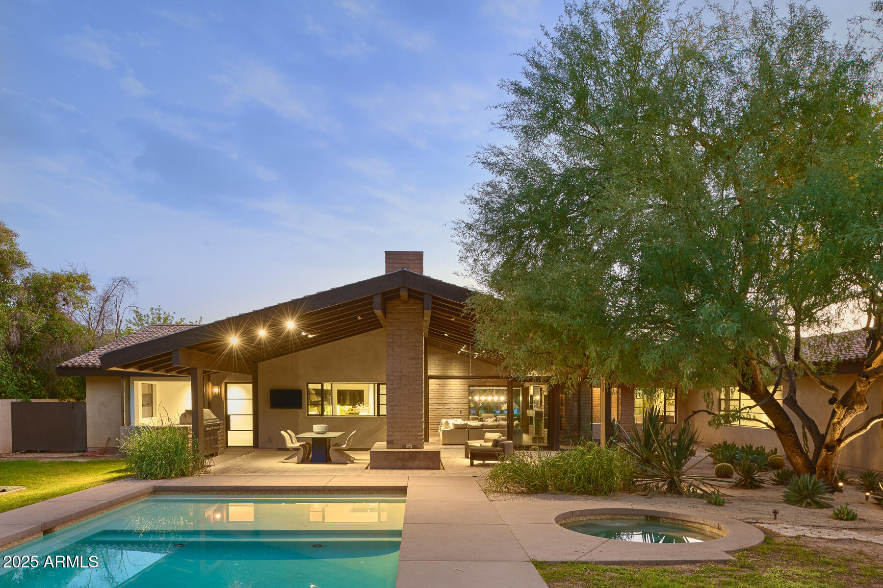 514 W ROSE Lane