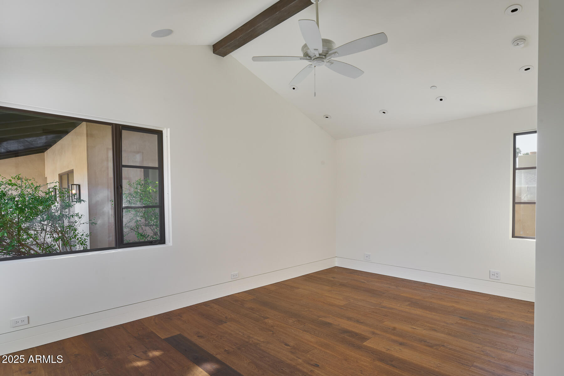 514 W ROSE Lane