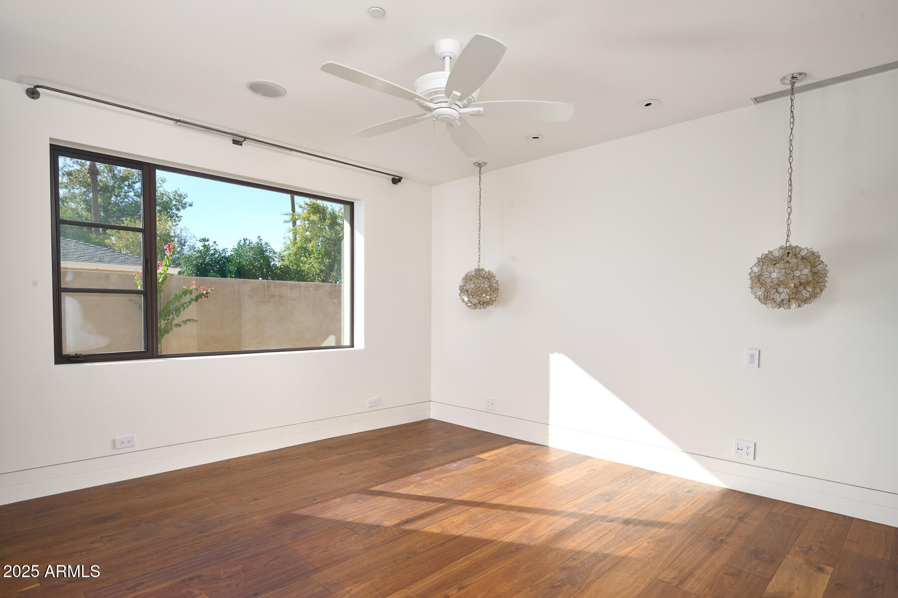 514 W ROSE Lane