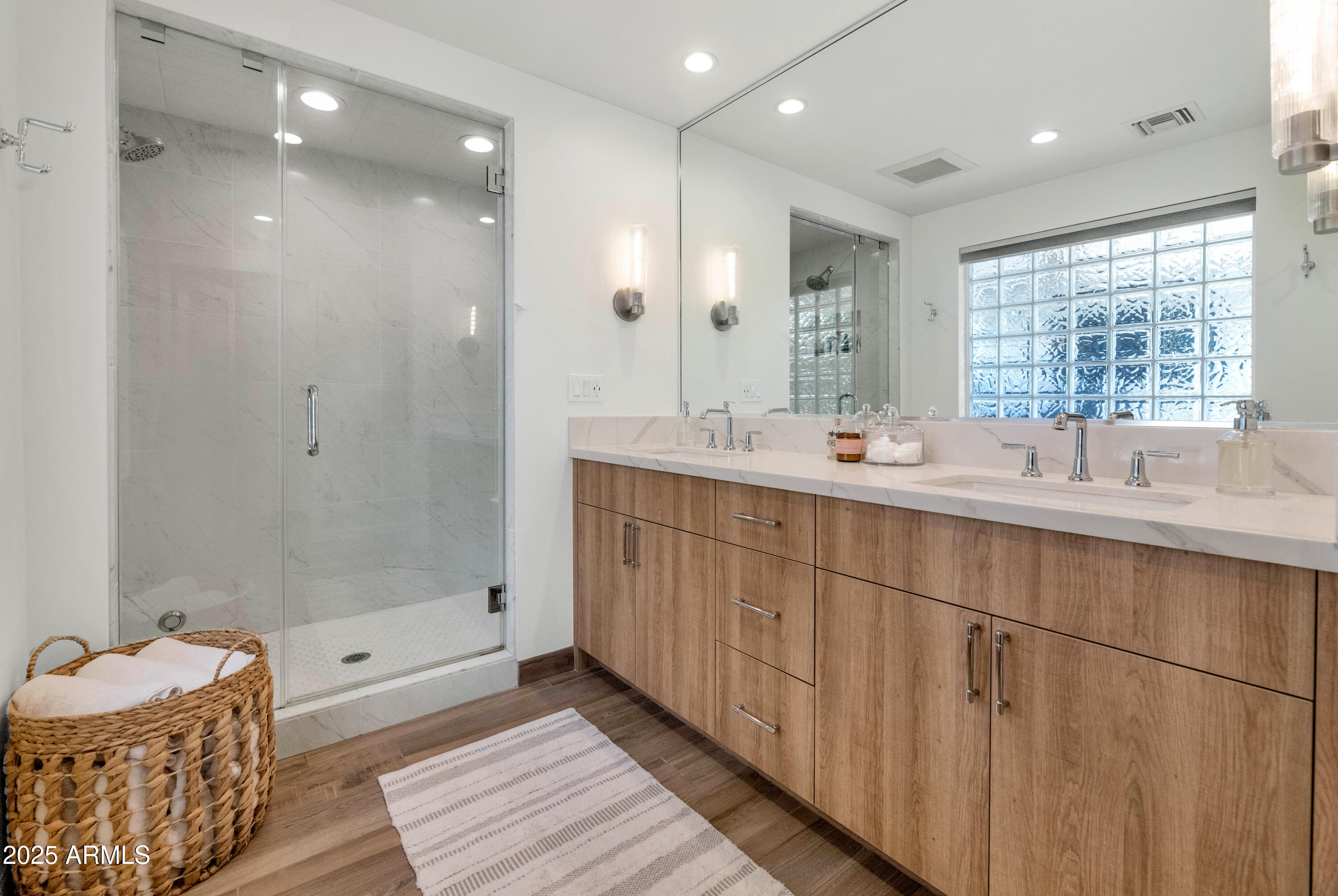 4222 N 34TH Place