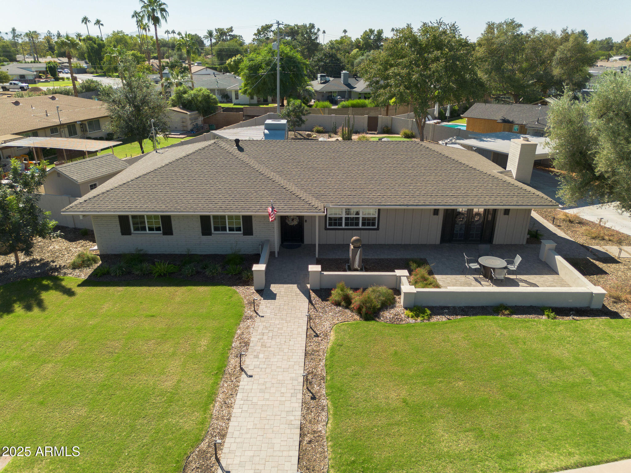 811 W LINGER Lane