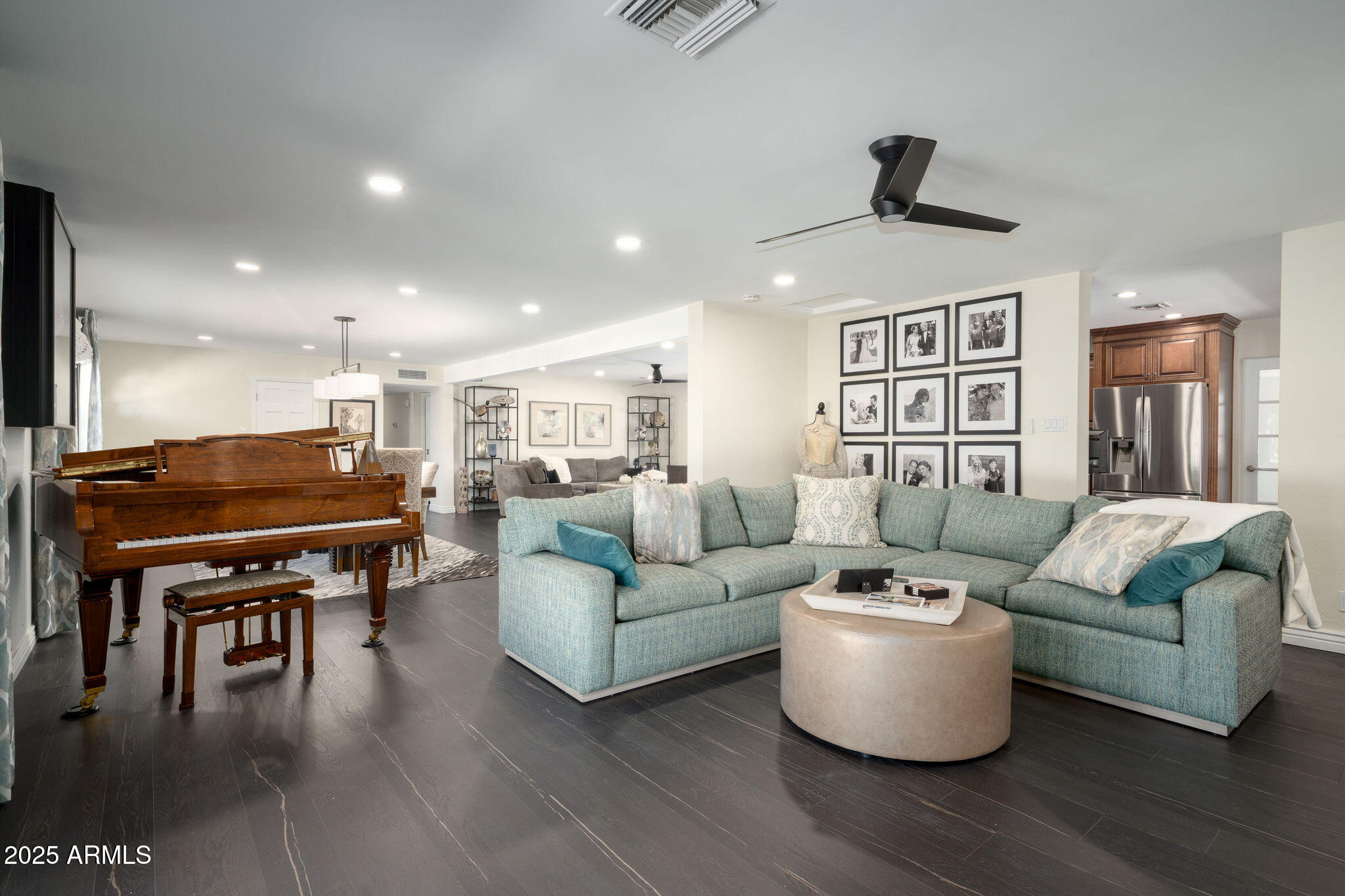 811 W LINGER Lane