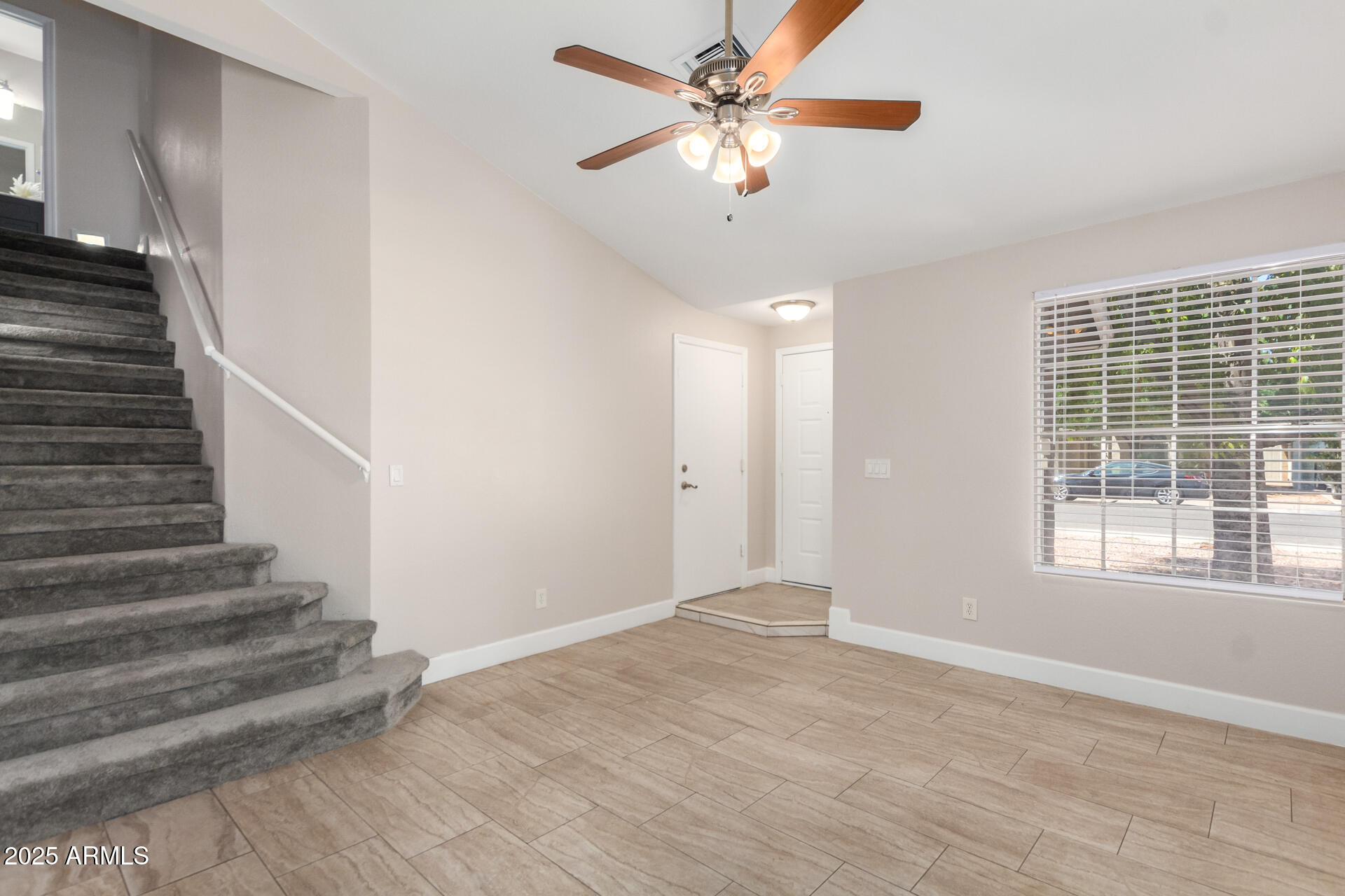 3841 W ELGIN Street