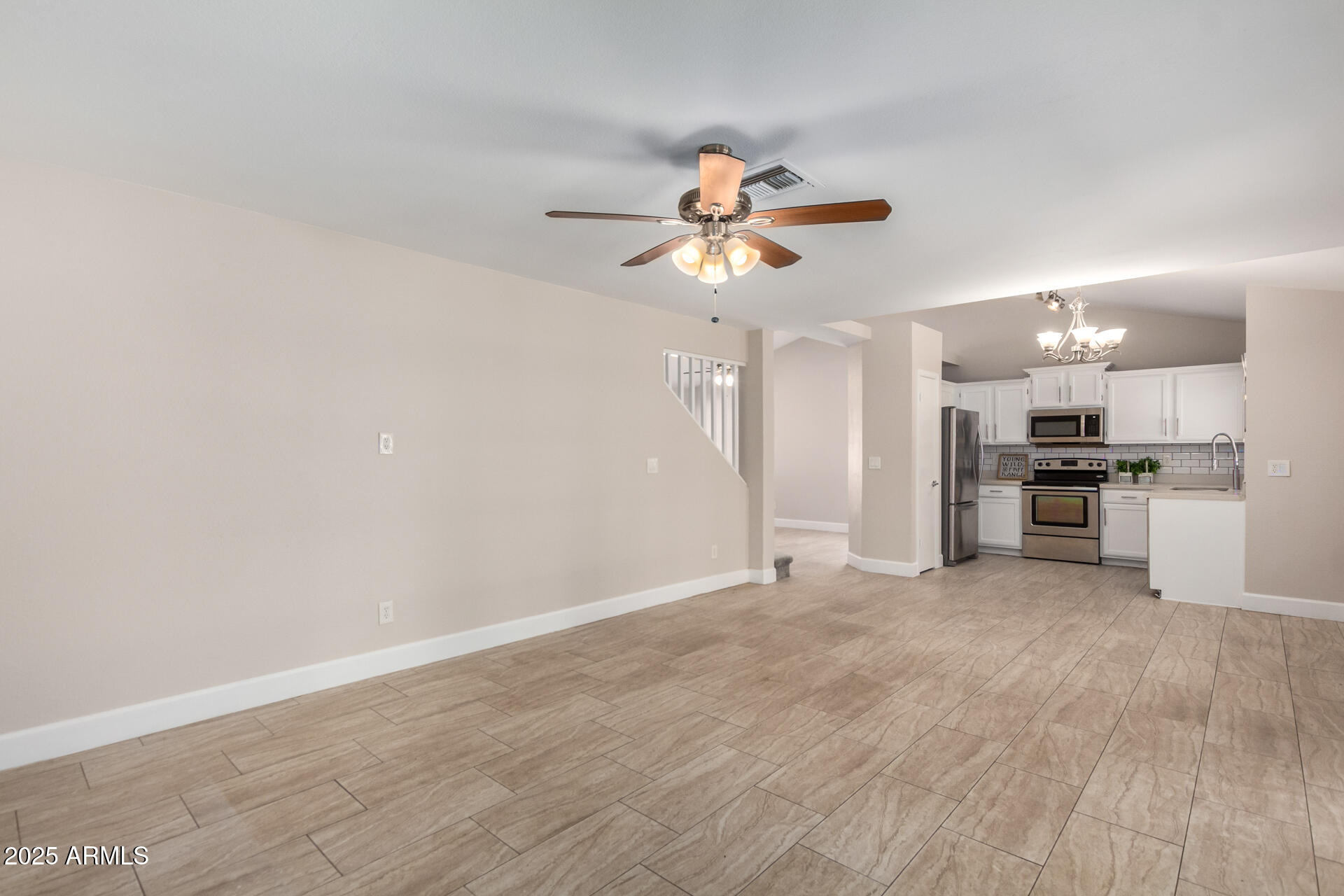 3841 W ELGIN Street