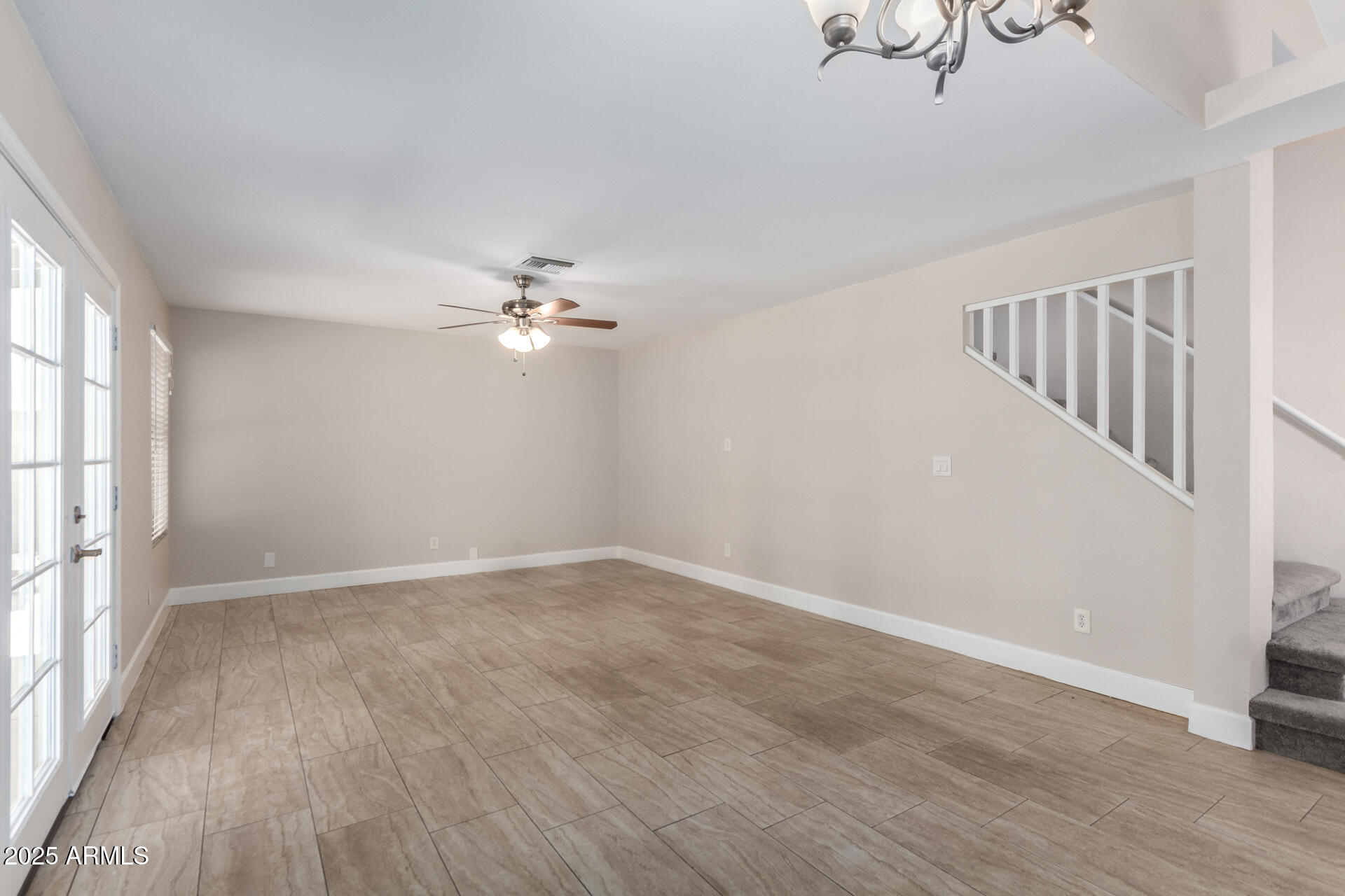 3841 W ELGIN Street