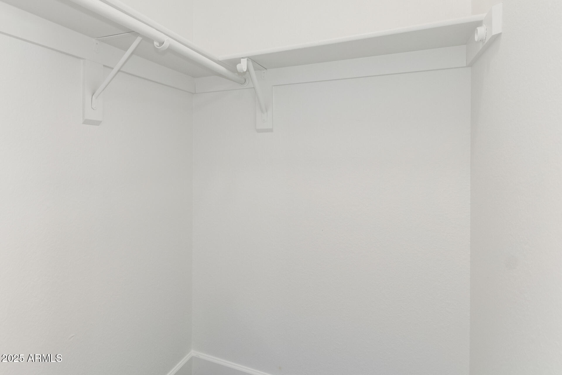 3841 W ELGIN Street